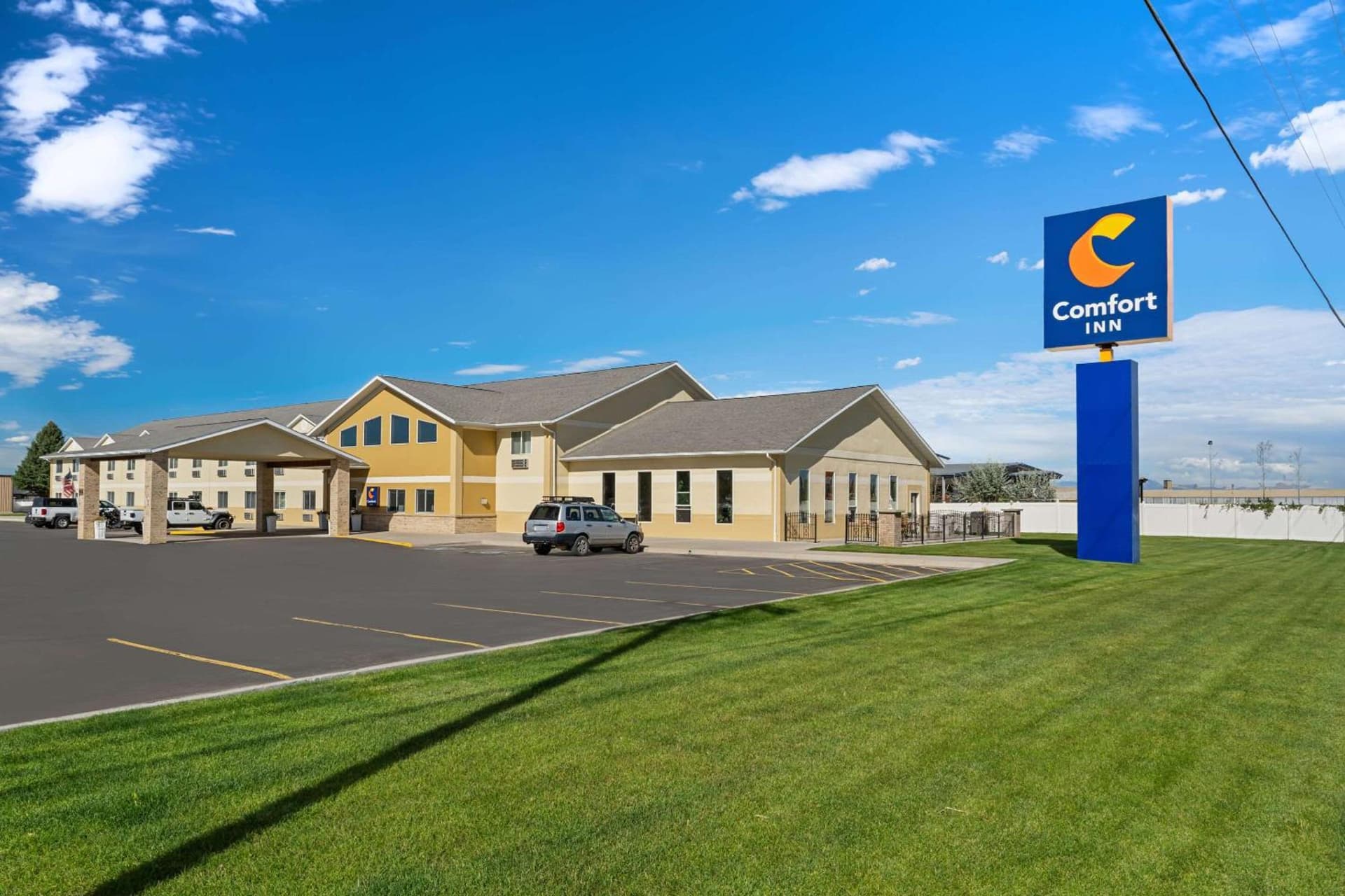 Comfort Inn Worland Hwy 16 to Yellowstone featured exterior or lobby in Worland, WY — similar hotel