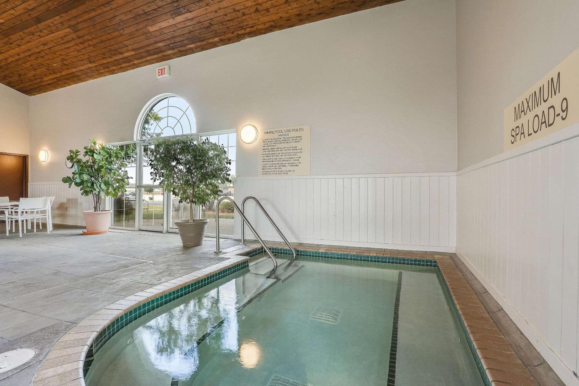 Country Inn & Suites by Radisson, Green Bay, WI property views in Ashwaubenon, WI — gallery photo 3