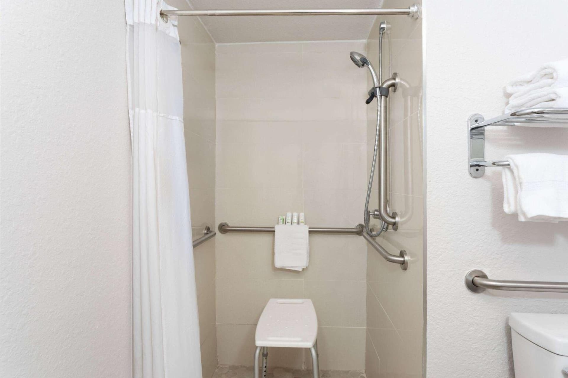 Howard Johnson by Wyndham Orlando Lake Buena Vista South gallery photo in Kissimmee, FL — image 10