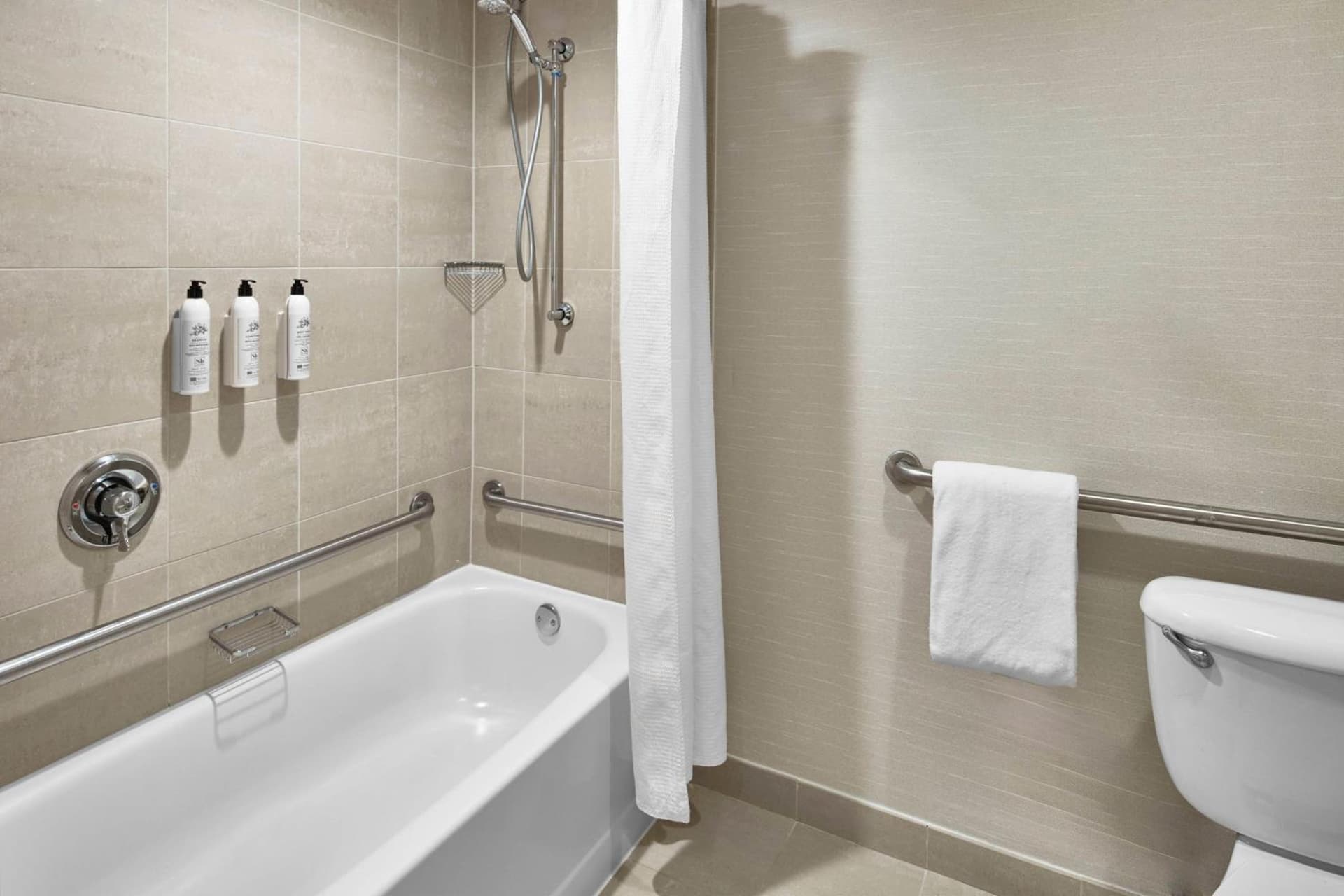 Delta Hotels by Marriott Toledo gallery photo in Toledo, OH — image 15
