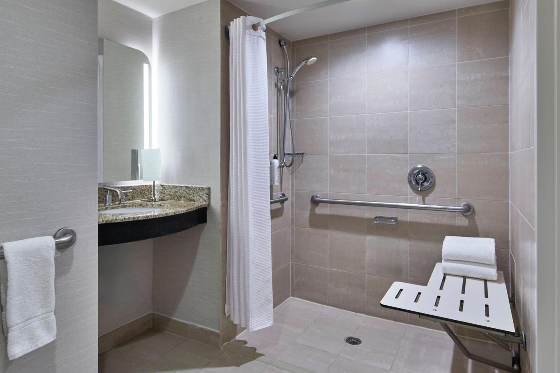 Delta Hotels by Marriott Toledo gallery photo in Toledo, OH — image 84