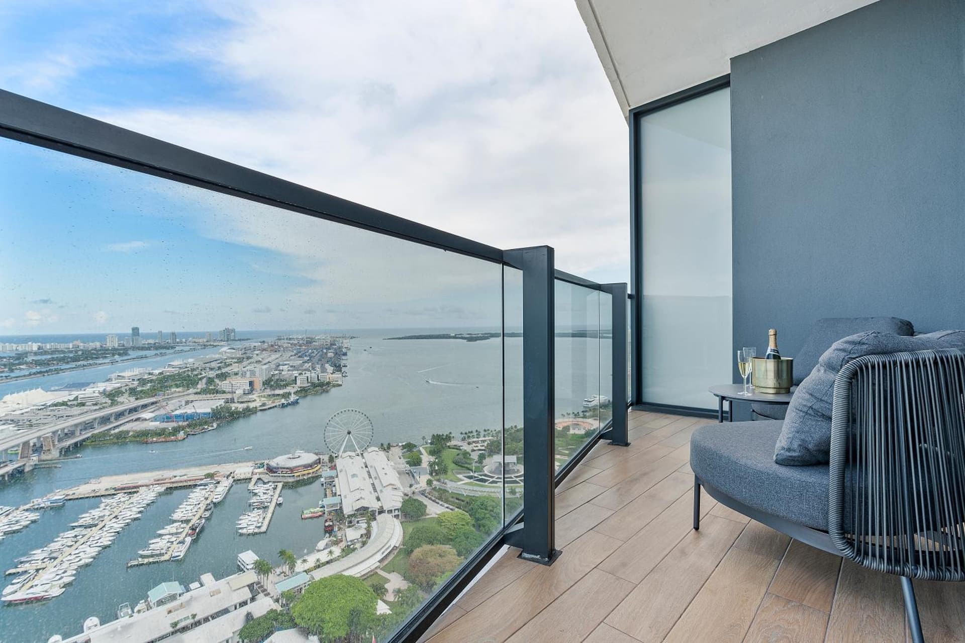 Downtown by Miami Vacation Rentals interior in Miami, FL — gallery photo 2