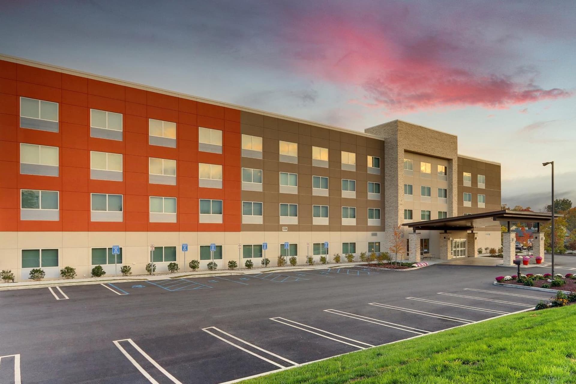 Holiday Inn Express & Suites - Middletown - Goshen by IHG gallery photo in Middletown, NY — image 38