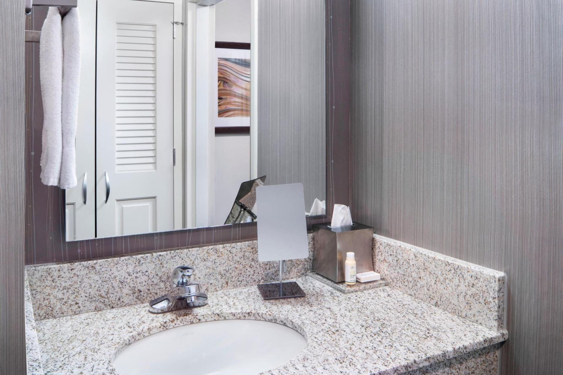Courtyard By Marriott Jersey City Newport gallery photo in Jersey City, NJ — image 19