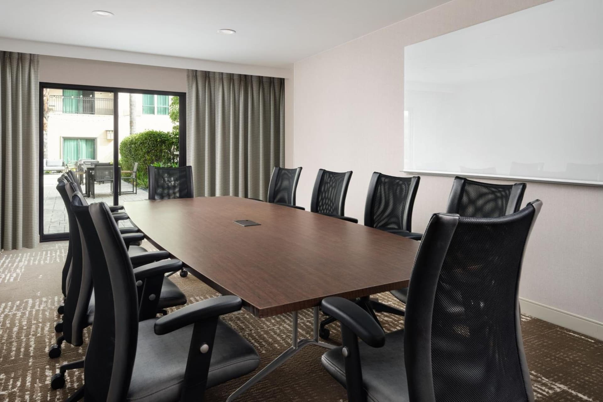 Courtyard by Marriott Los Angeles Pasadena Old Town gallery photo in Pasadena, CA — image 61
