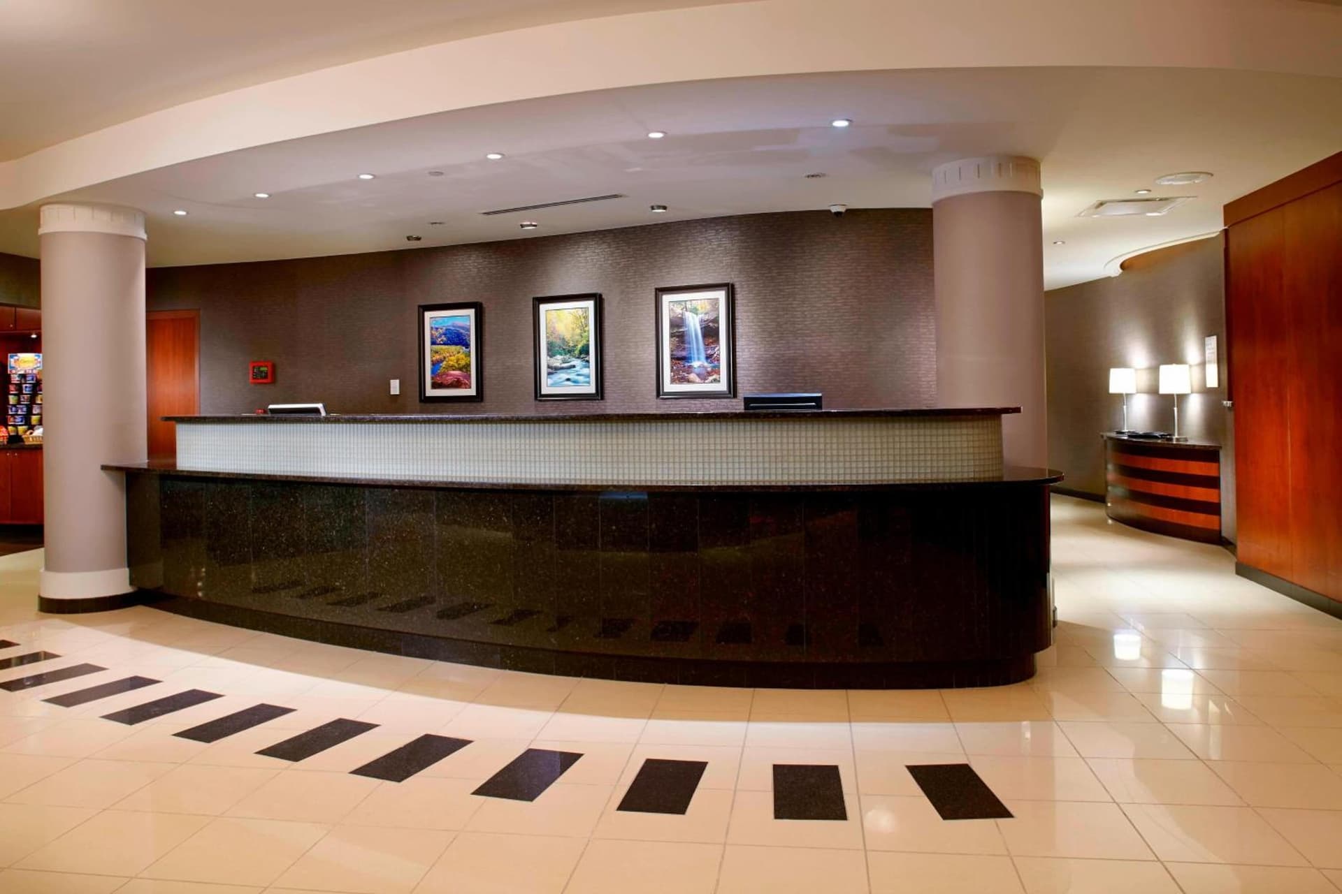 Courtyard Pittsburgh Greensburg interior in Greensburg, PA — gallery photo 2