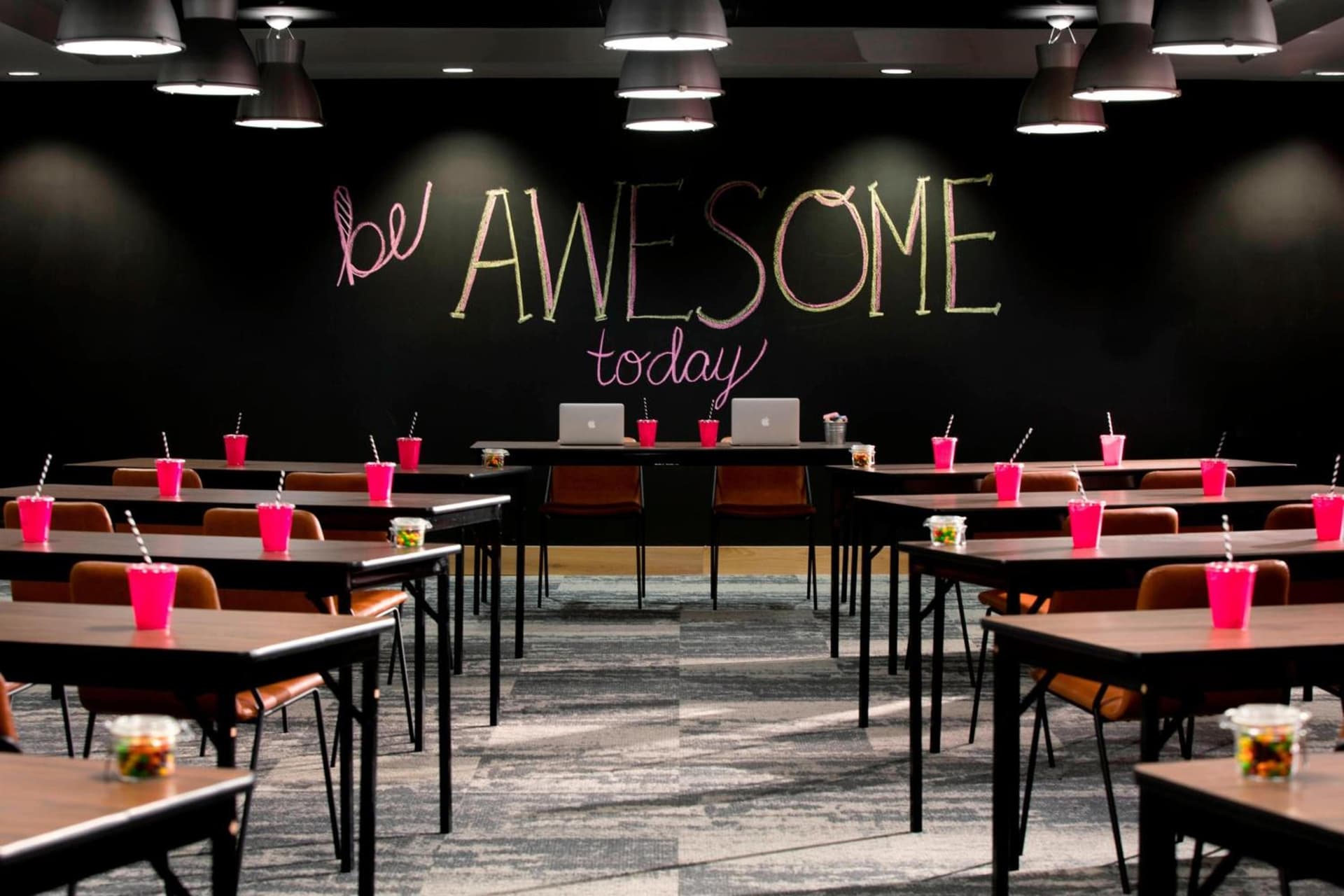 MOXY Phoenix Tempe/ASU Area gallery photo in Tempe, AZ — image 10