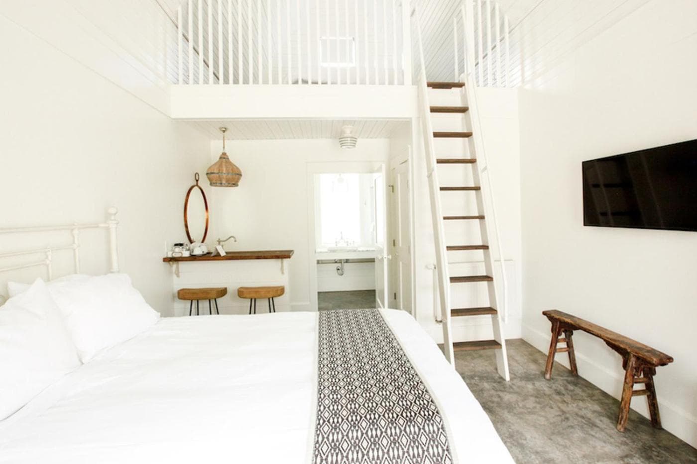 Surf Hotel & Chateau property views in Buena Vista, CO — gallery photo 3