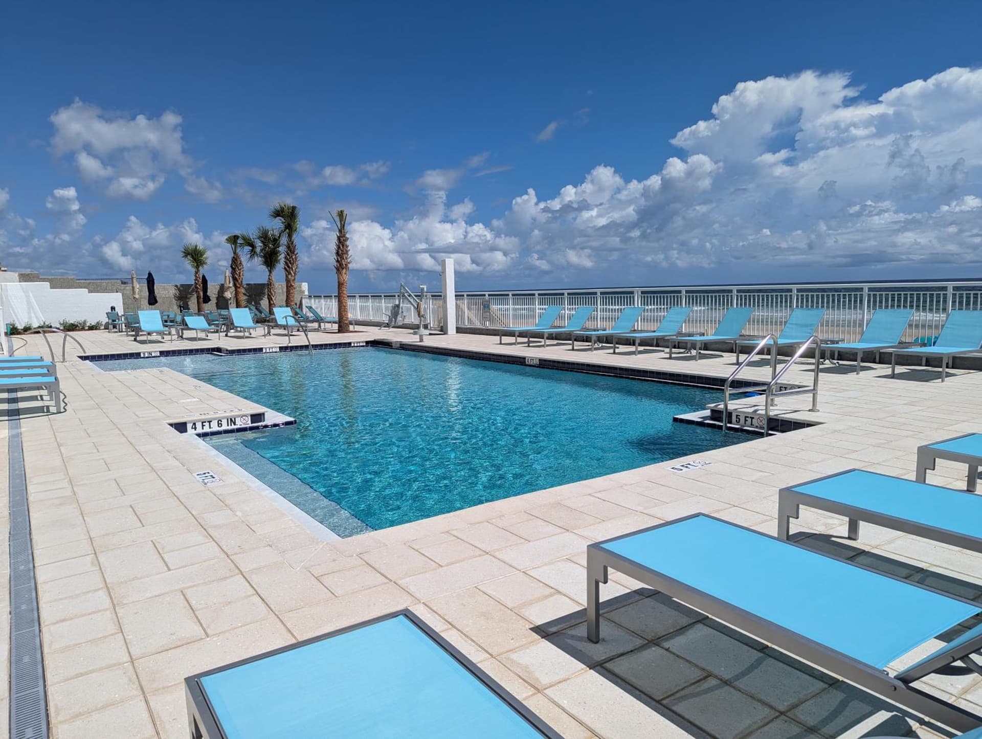 Holiday Inn Express & Suites Oceanfront Daytona Beach Shores by IHG interior in Daytona Beach, FL — gallery photo 2