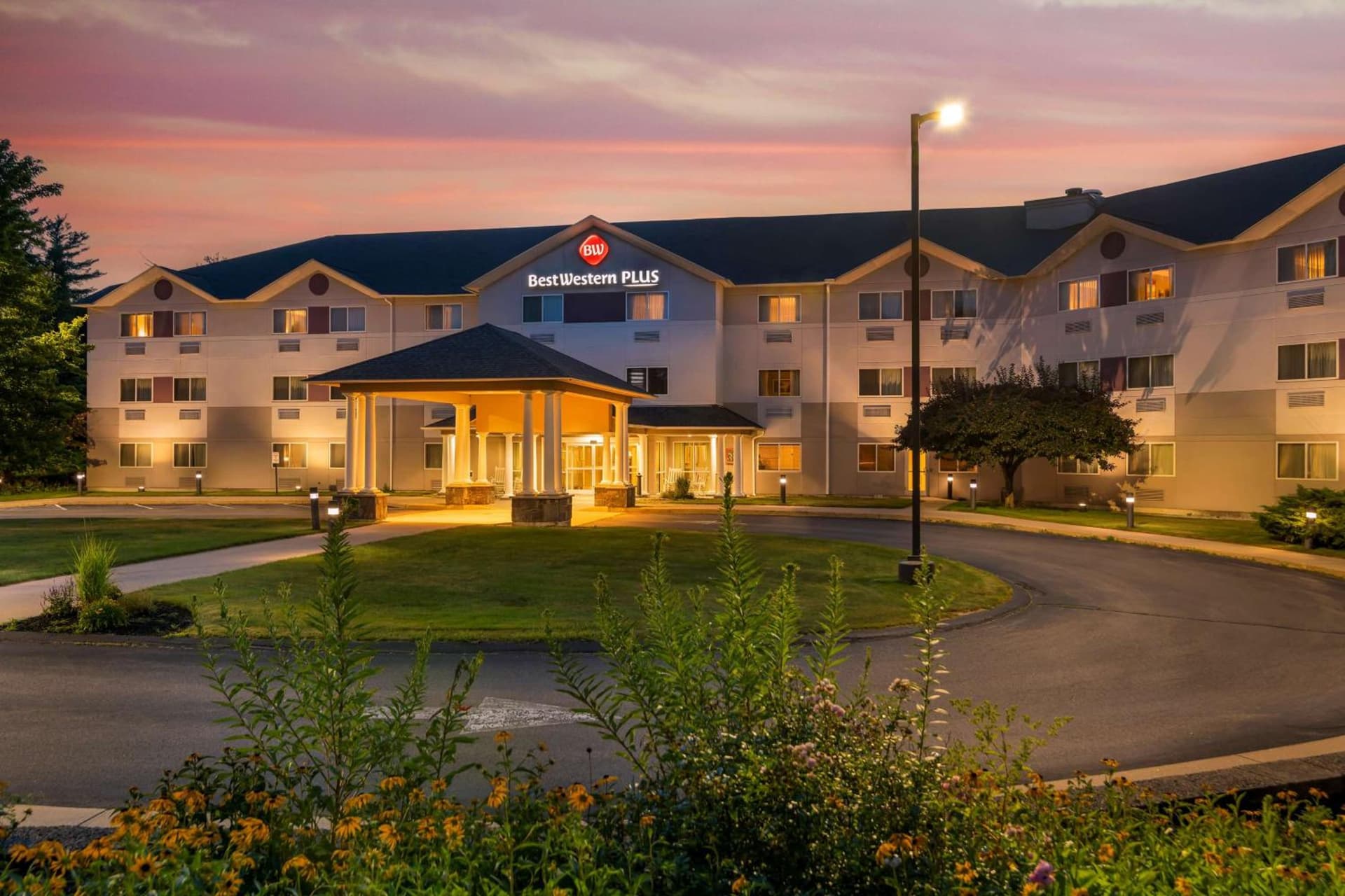 Best Western PLUS Executive Court Inn & Conference Center gallery photo in Manchester, NH — image 46