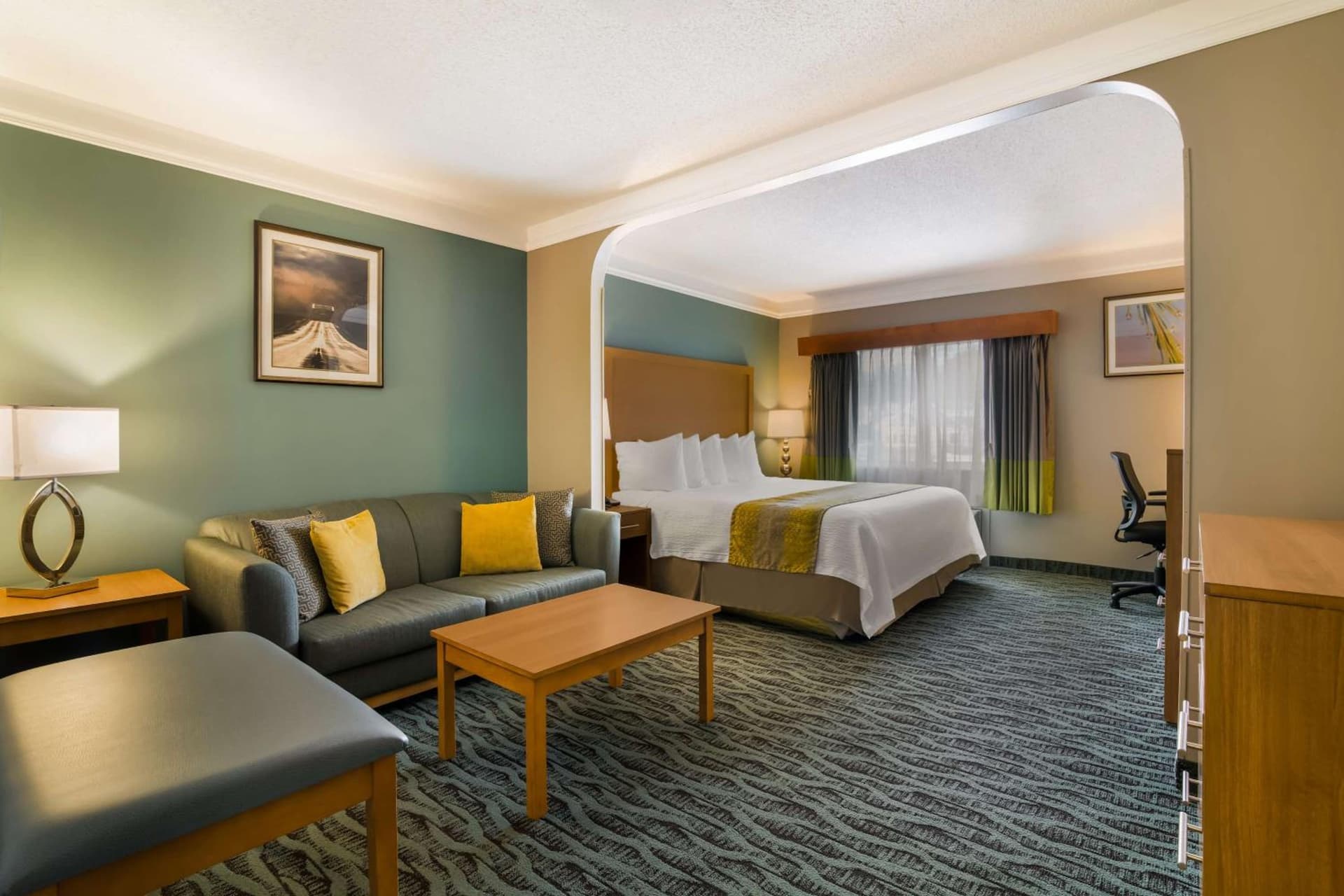 Best Western PLUS Executive Court Inn & Conference Center gallery photo in Manchester, NH — image 64