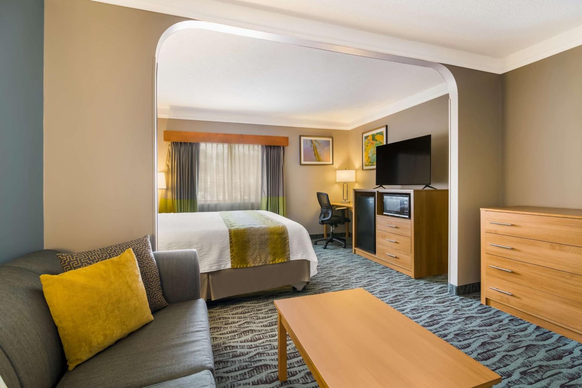 Best Western PLUS Executive Court Inn & Conference Center gallery photo in Manchester, NH — image 63