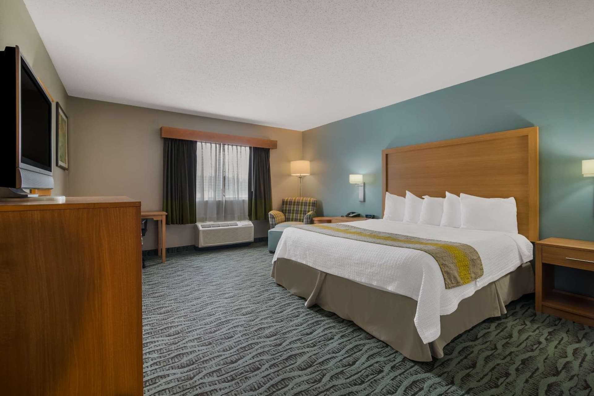 Best Western PLUS Executive Court Inn & Conference Center gallery photo in Manchester, NH — image 60