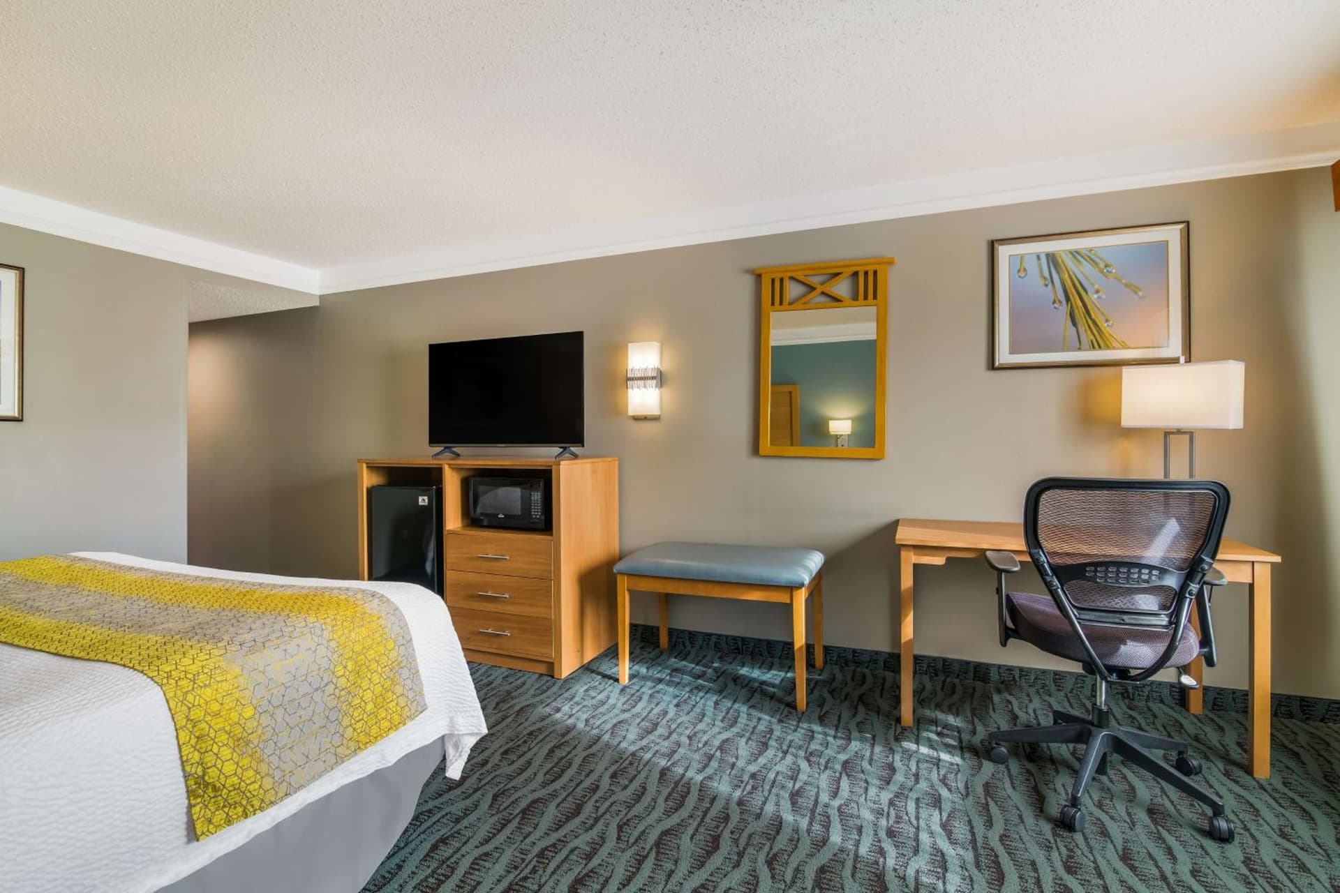 Best Western PLUS Executive Court Inn & Conference Center gallery photo in Manchester, NH — image 8