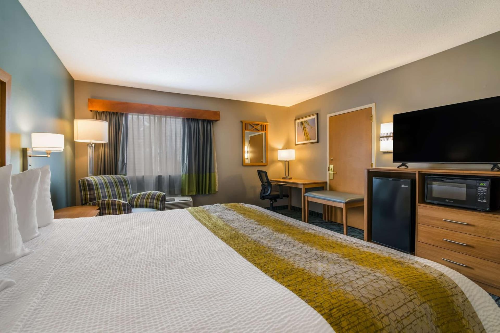 Best Western PLUS Executive Court Inn & Conference Center gallery photo in Manchester, NH — image 19