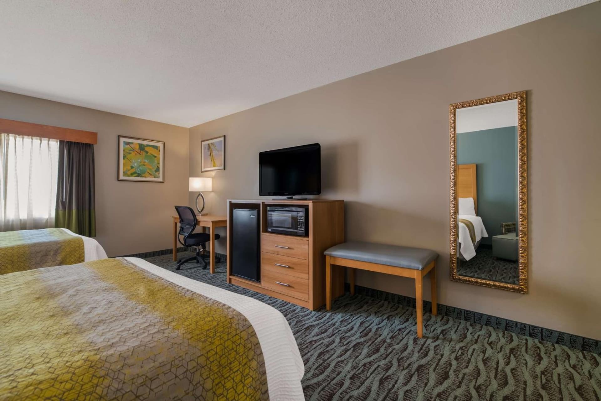 Best Western PLUS Executive Court Inn & Conference Center gallery photo in Manchester, NH — image 62
