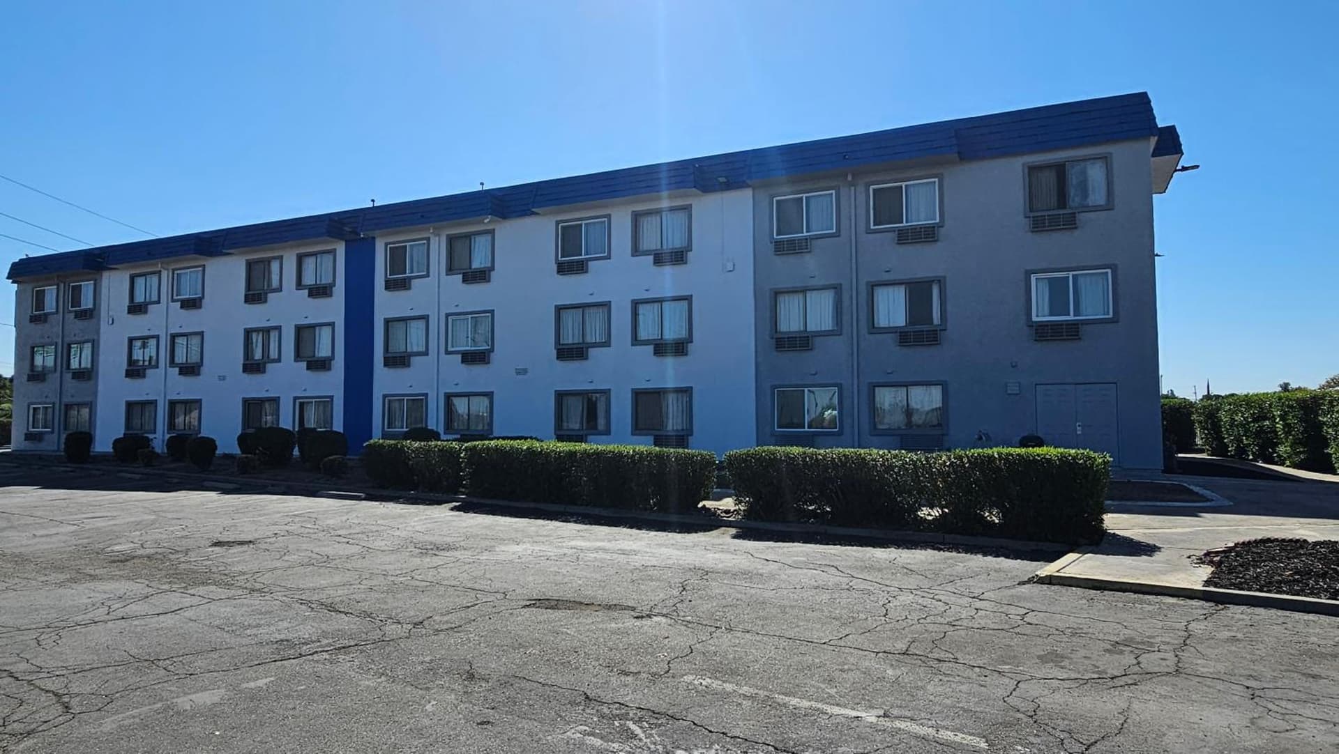 MetroParc 'nSuites gallery photo in Stockton, CA — image 8