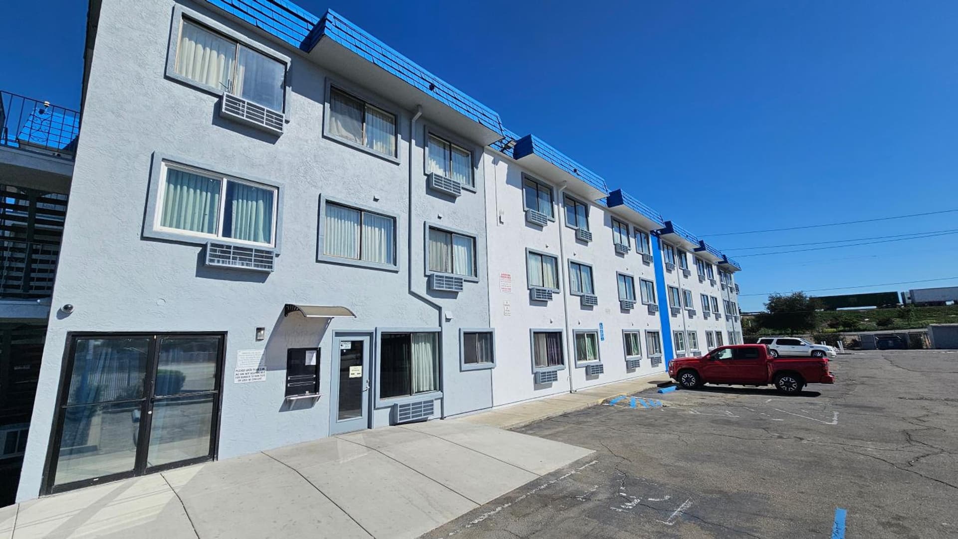 MetroParc 'nSuites featured exterior or lobby in Stockton, CA — similar hotel