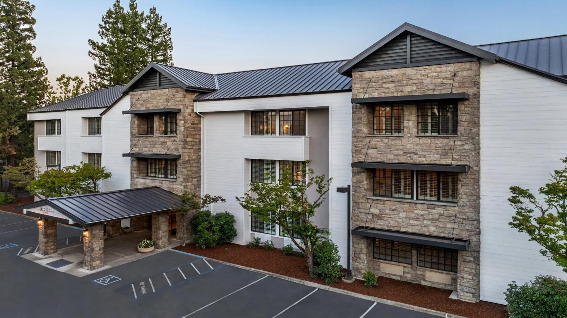 Napa Winery Inn featured exterior or lobby in Napa, CA — similar hotel