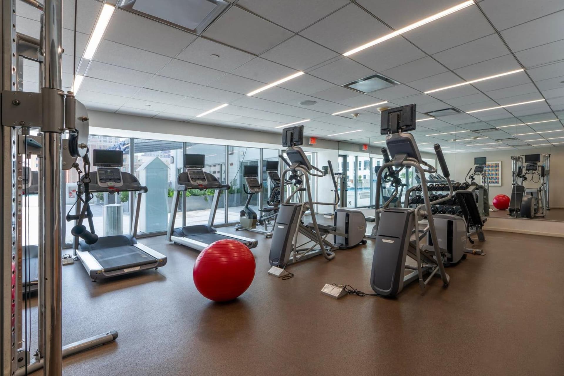 Holiday Inn New Orleans-Downtown Superdome by IHG gallery photo in New Orleans, LA — image 10