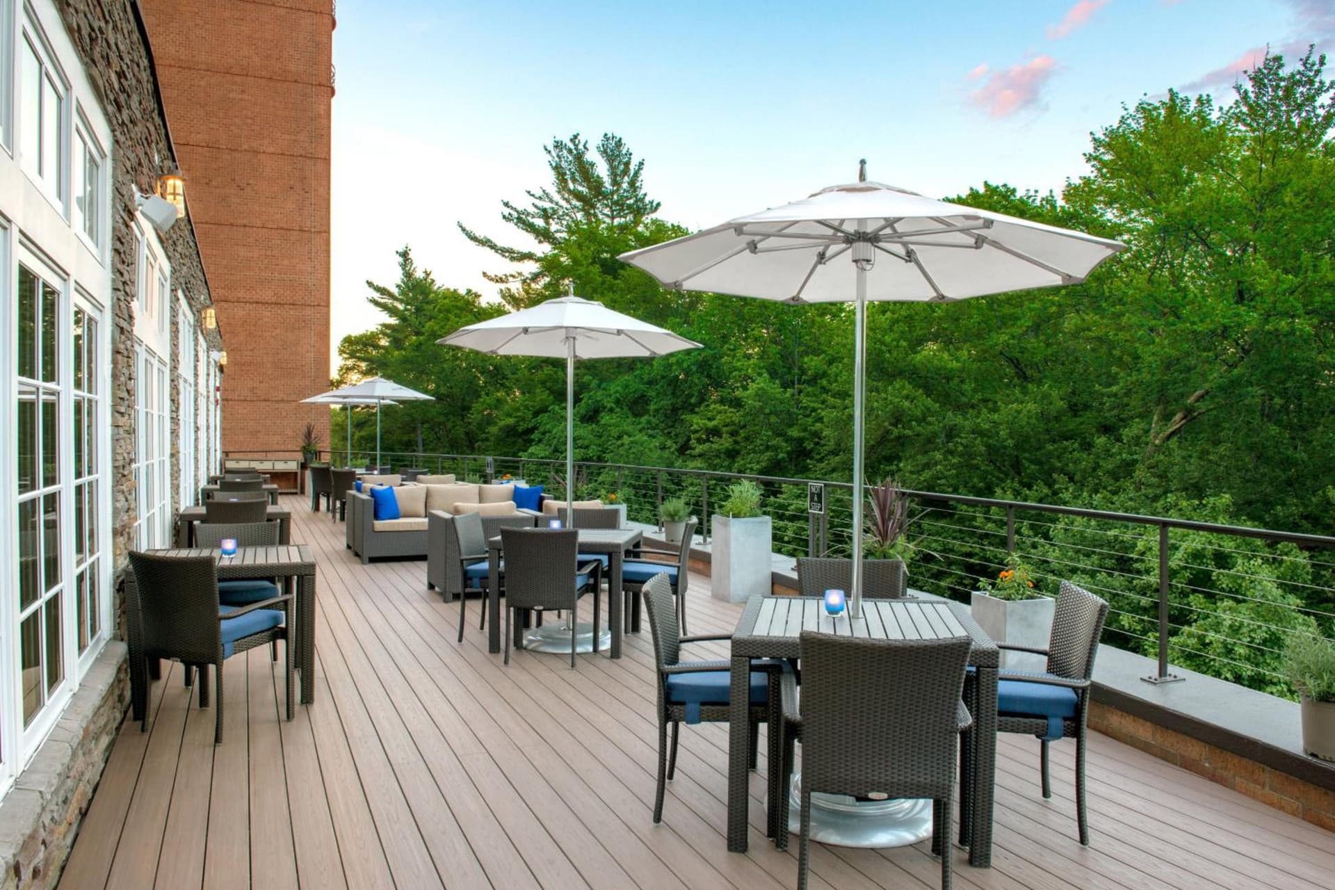 Boston Marriott Burlington interior in Burlington — gallery photo 2
