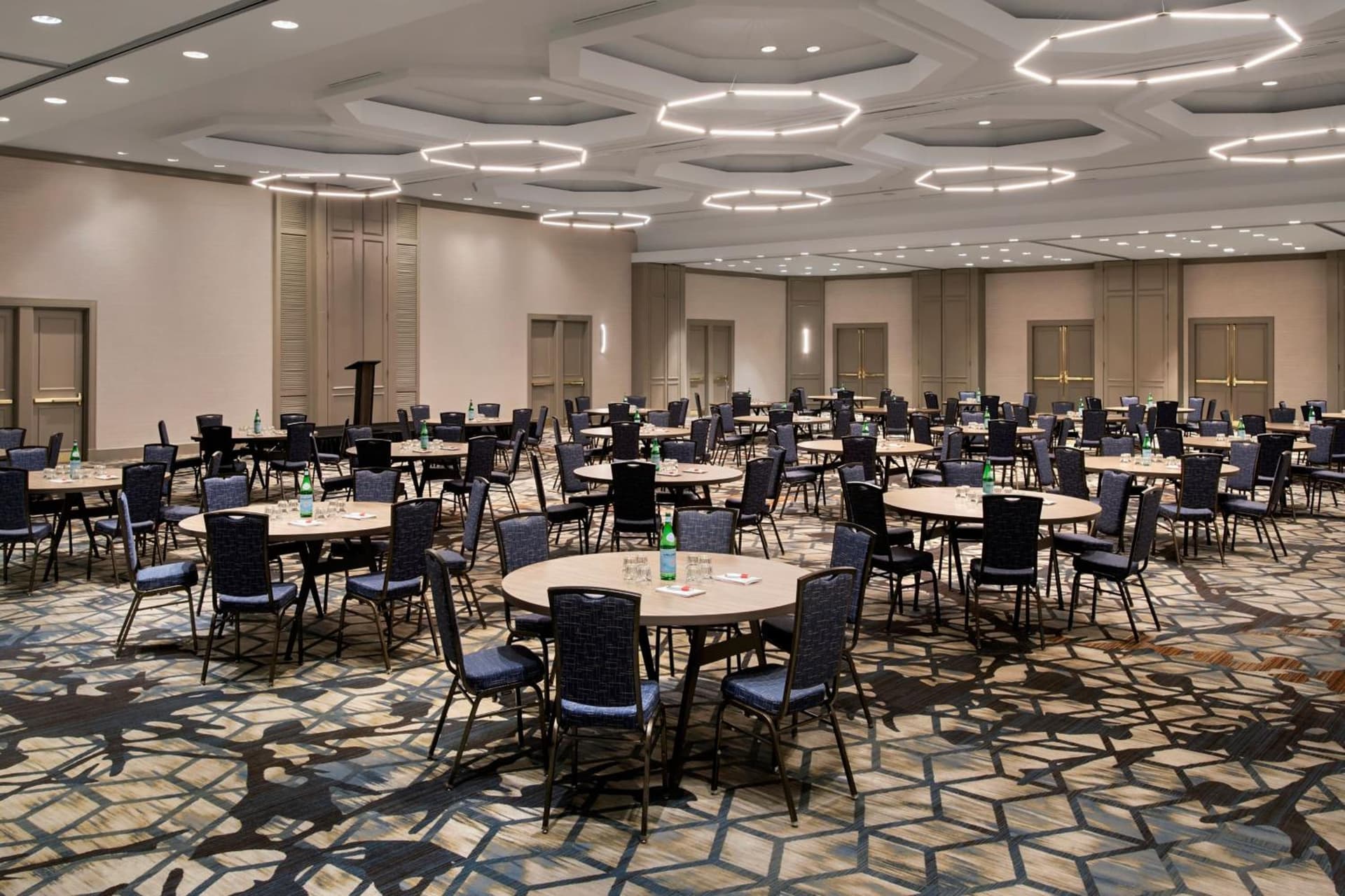 Boston Marriott Burlington gallery photo in Burlington — image 17