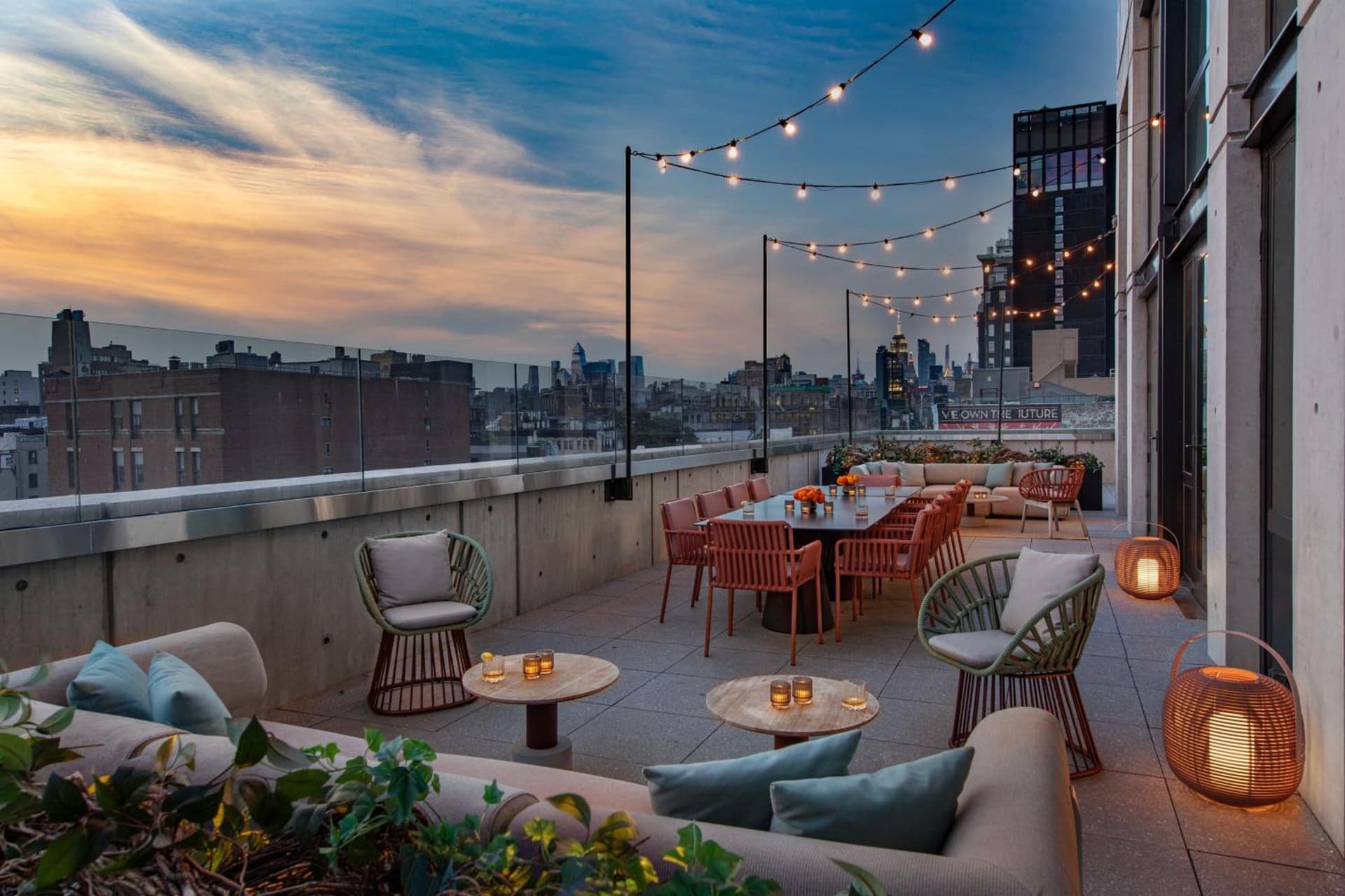 Moxy NYC Lower East Side property views in New York, NY — gallery photo 3