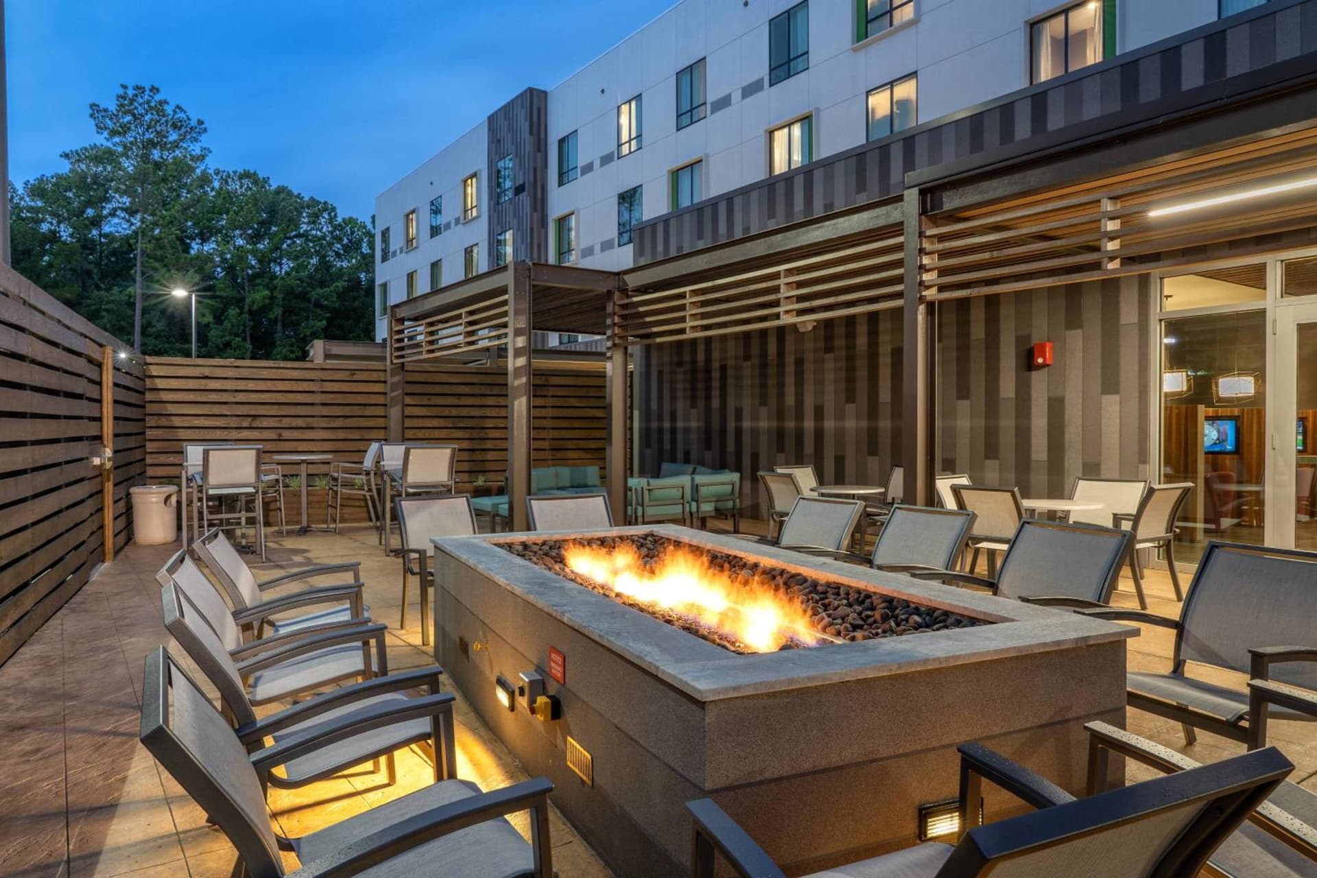 Courtyard by Marriott Charleston-North Charleston gallery photo in Charleston, SC — image 5