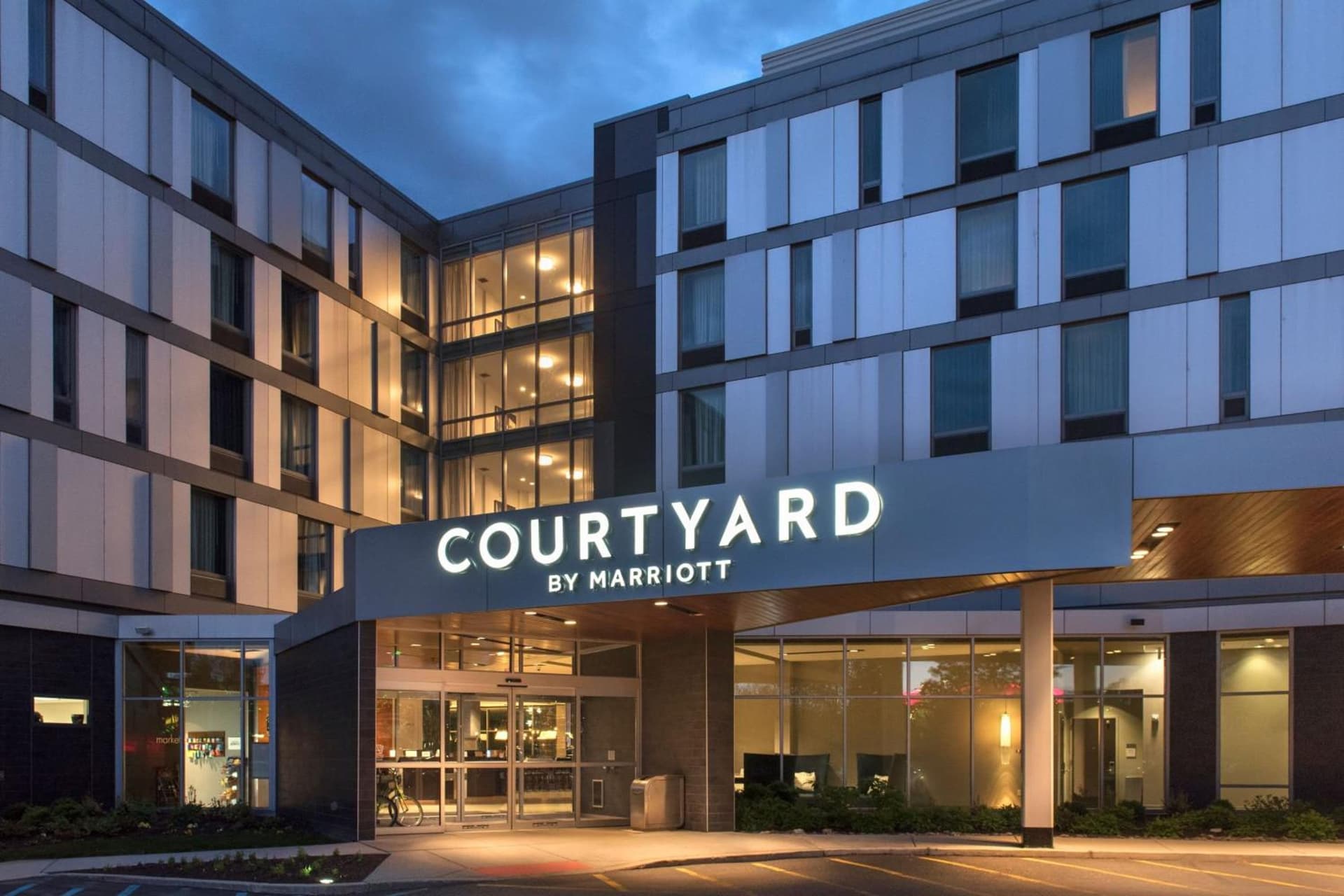 Courtyard by Marriott Philadelphia South at The Navy Yard property views in Philadelphia, PA — gallery photo 3