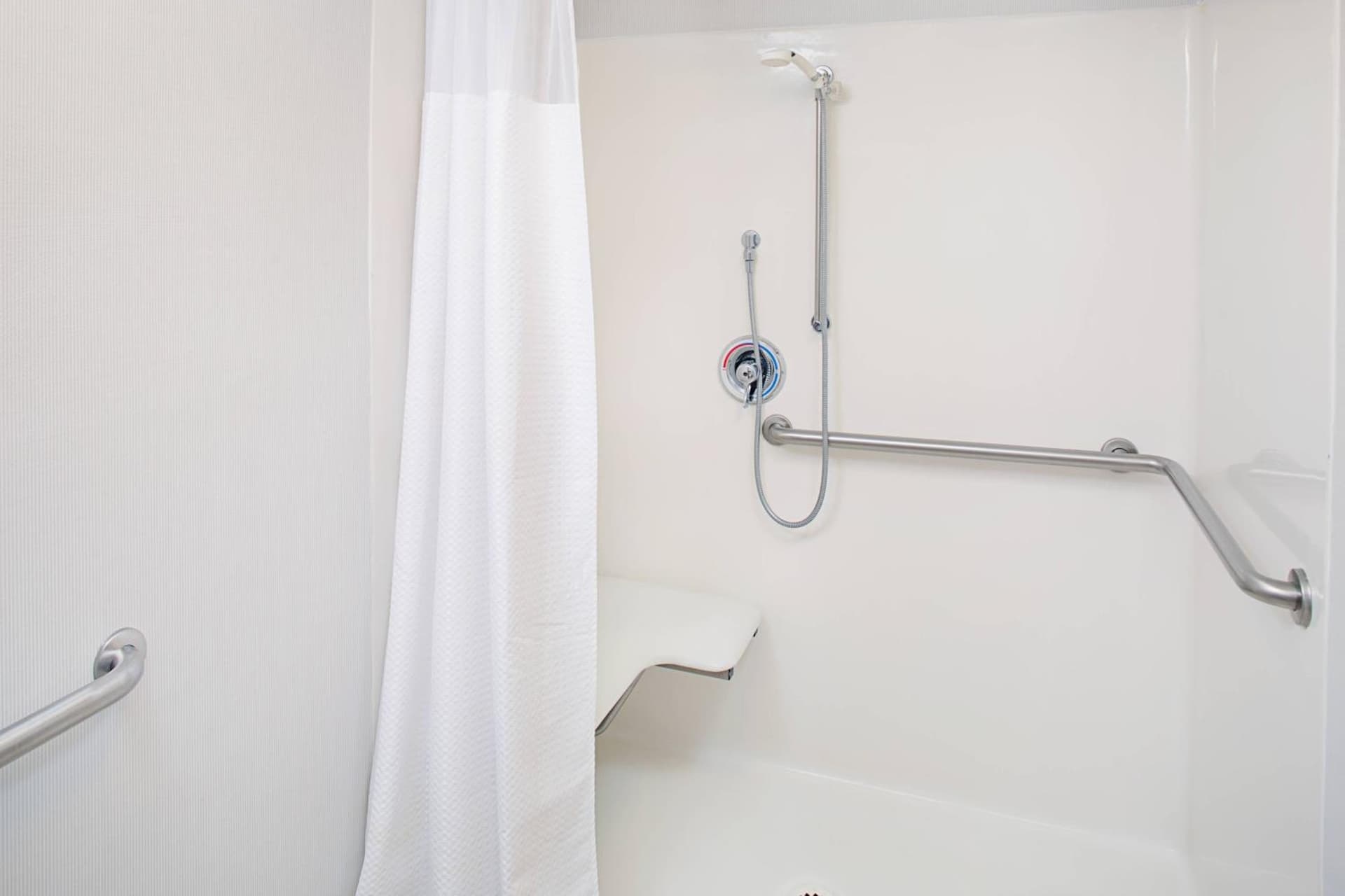 Courtyard by Marriott Sacramento Midtown interior in Sacramento, CA — gallery photo 2