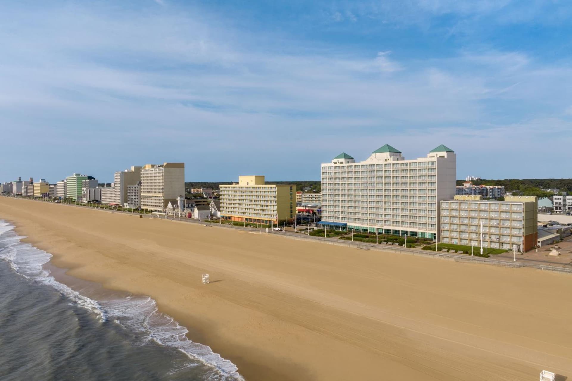 Courtyard by Marriott Virginia Beach Oceanfront-South interior in Virginia Beach, VA — gallery photo 2