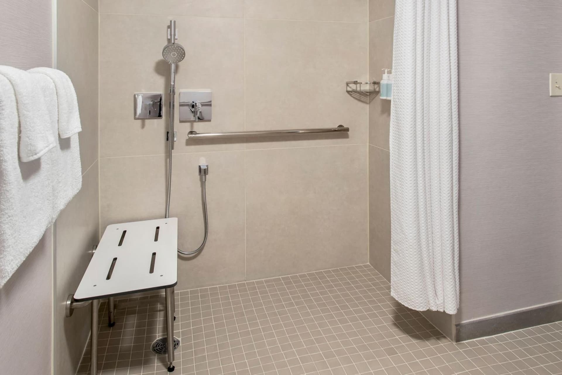 Courtyard by Marriott Tarrytown Westchester County gallery photo in Tarrytown, NY — image 11