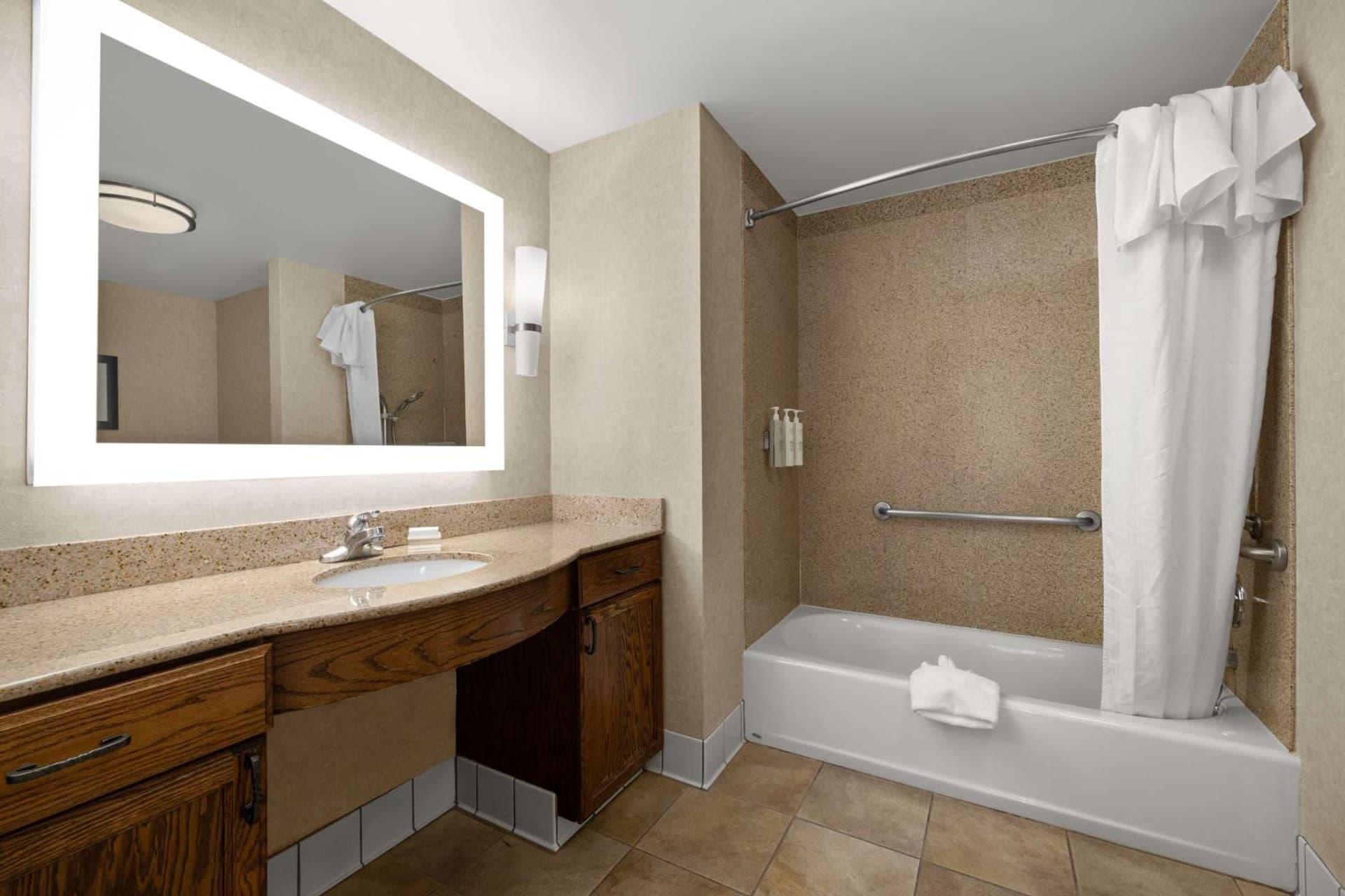 Homewood Suites Bakersfield gallery photo in Bakersfield, CA — image 13