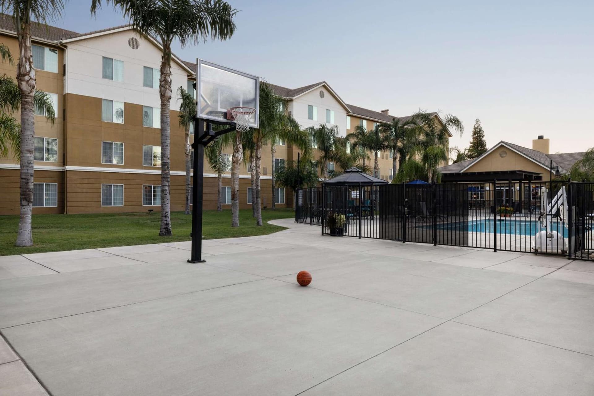 Homewood Suites Bakersfield gallery photo in Bakersfield, CA — image 25