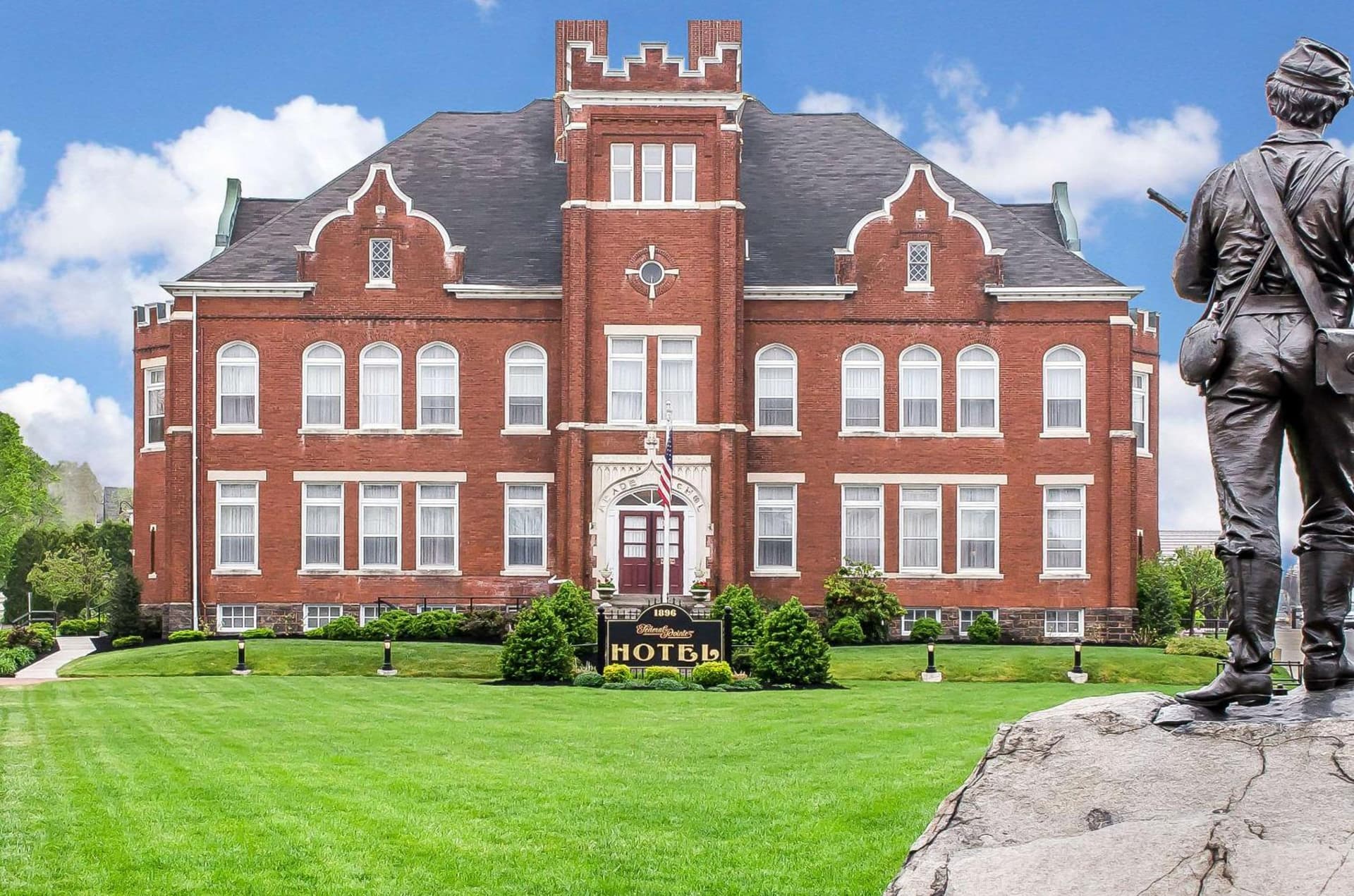 The Federal Pointe Inn Gettysburg, an Ascend Collection Hotel exterior or lobby in Gettysburg, PA — main listing photo