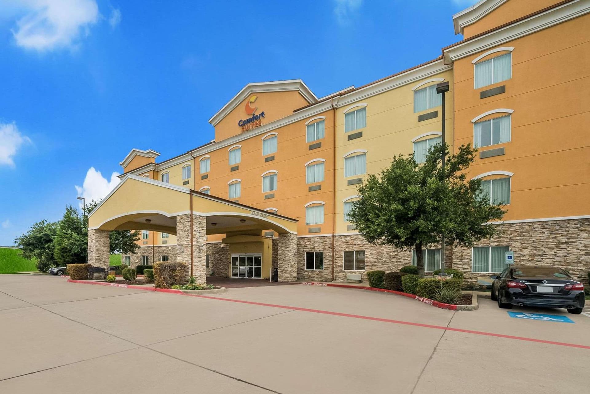 Comfort Suites Plano - Dallas North interior in Plano, TX — gallery photo 2