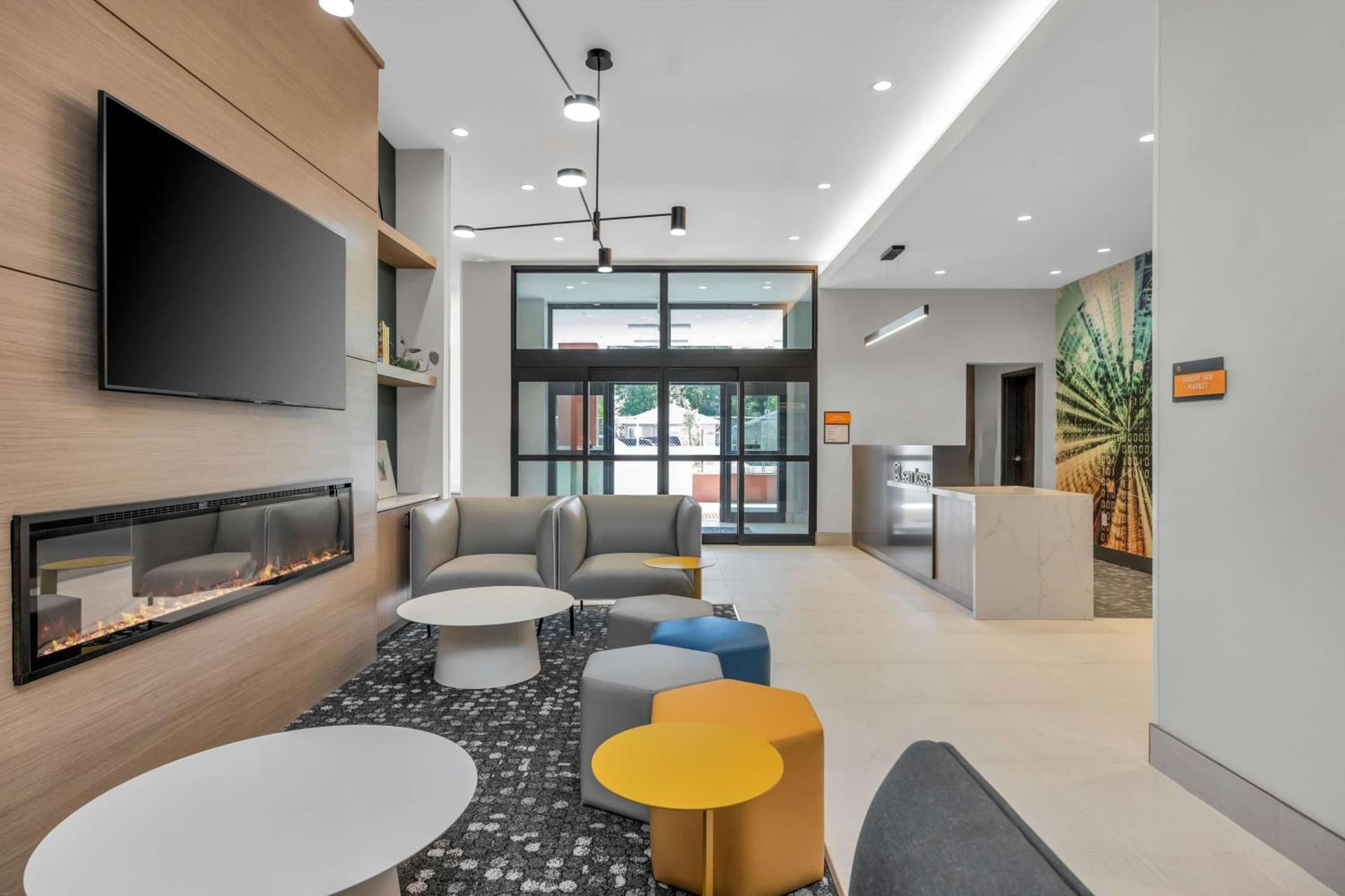 La Quinta Inn & Suites by Wyndham San Jose Airport-Downtown gallery photo in San Jose, CA — image 10