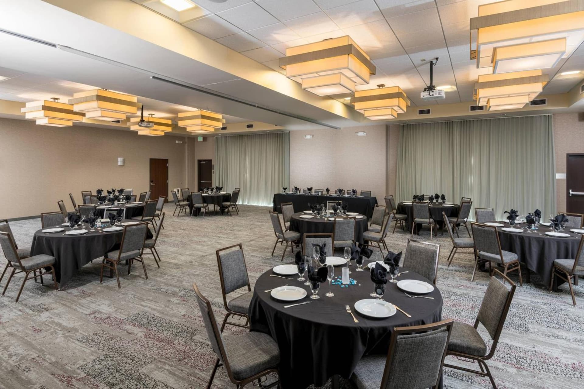 Courtyard by Marriott San Diego Oceanside gallery photo in Oceanside, CA — image 25