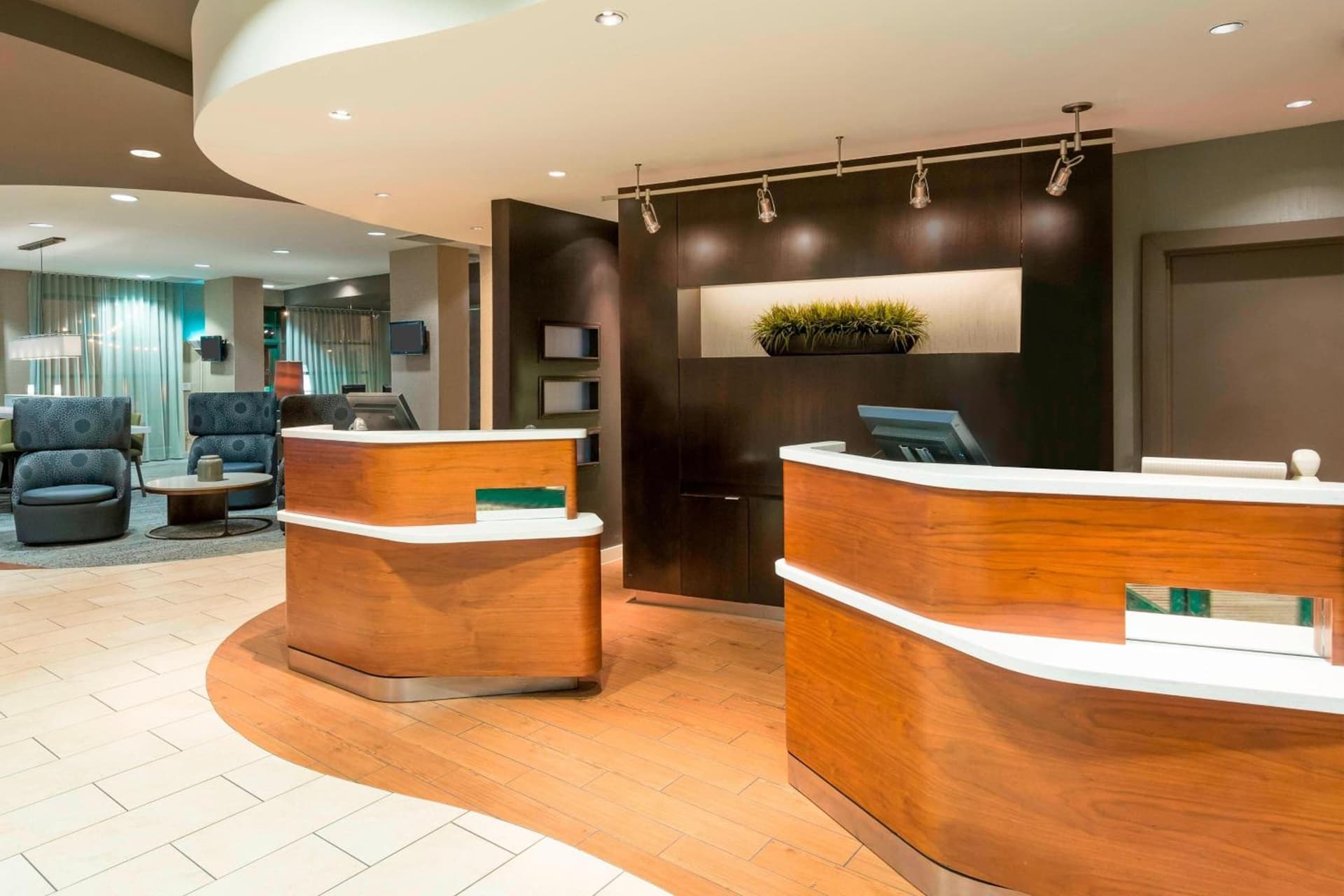 Courtyard by Marriott Chattanooga Downtown interior in Chattanooga, TN — gallery photo 2