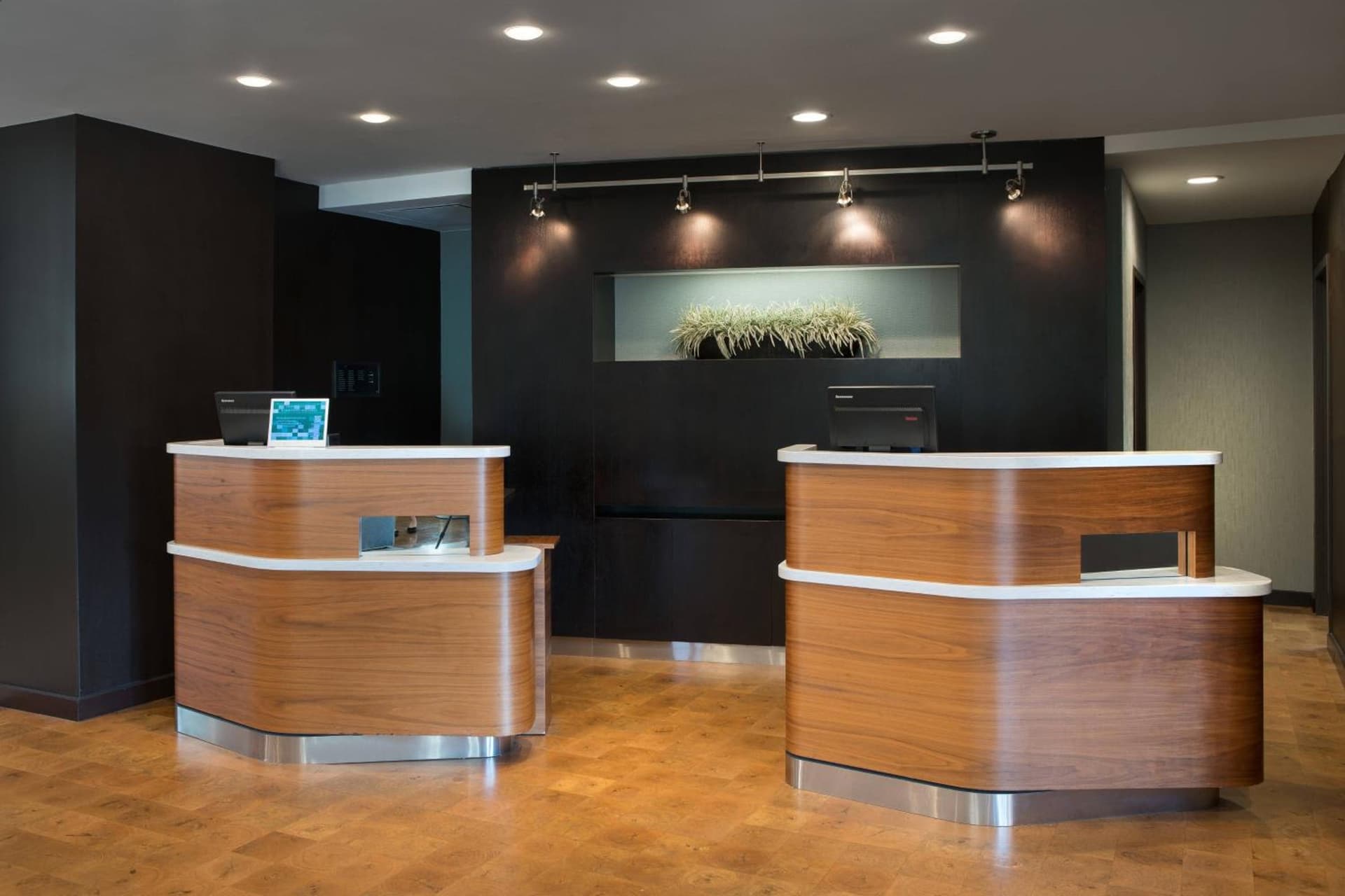 Courtyard Irvine John Wayne Airport/Orange County interior in Irvine, CA — gallery photo 2