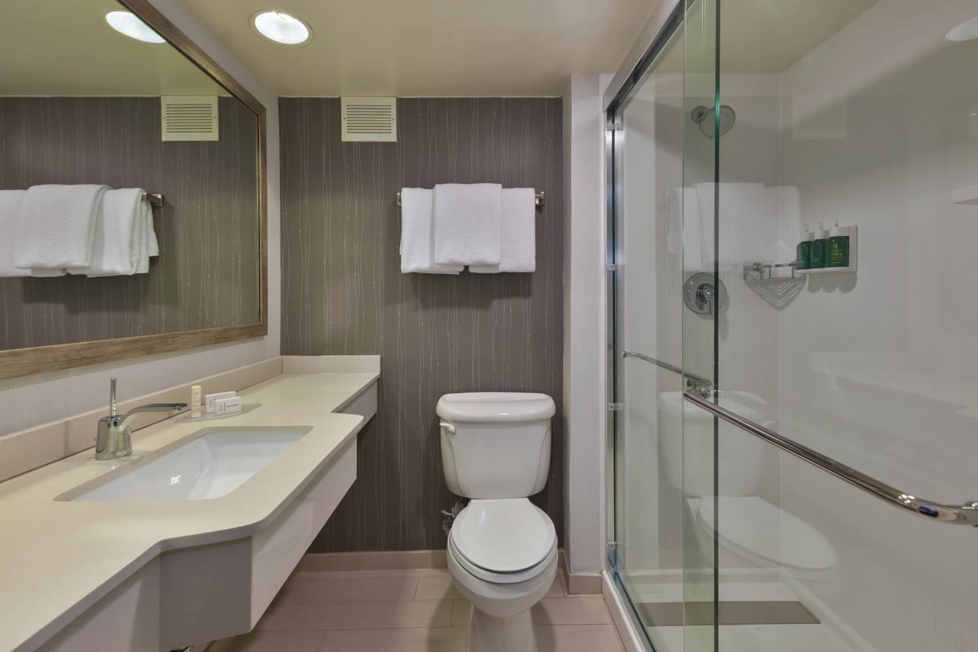 Courtyard by Marriott Secaucus Meadowlands gallery photo in Secaucus, NJ — image 24