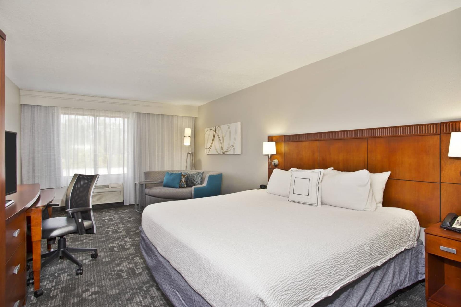 Courtyard by Marriott Gulfport Beachfront gallery photo in Gulfport, MS — image 5