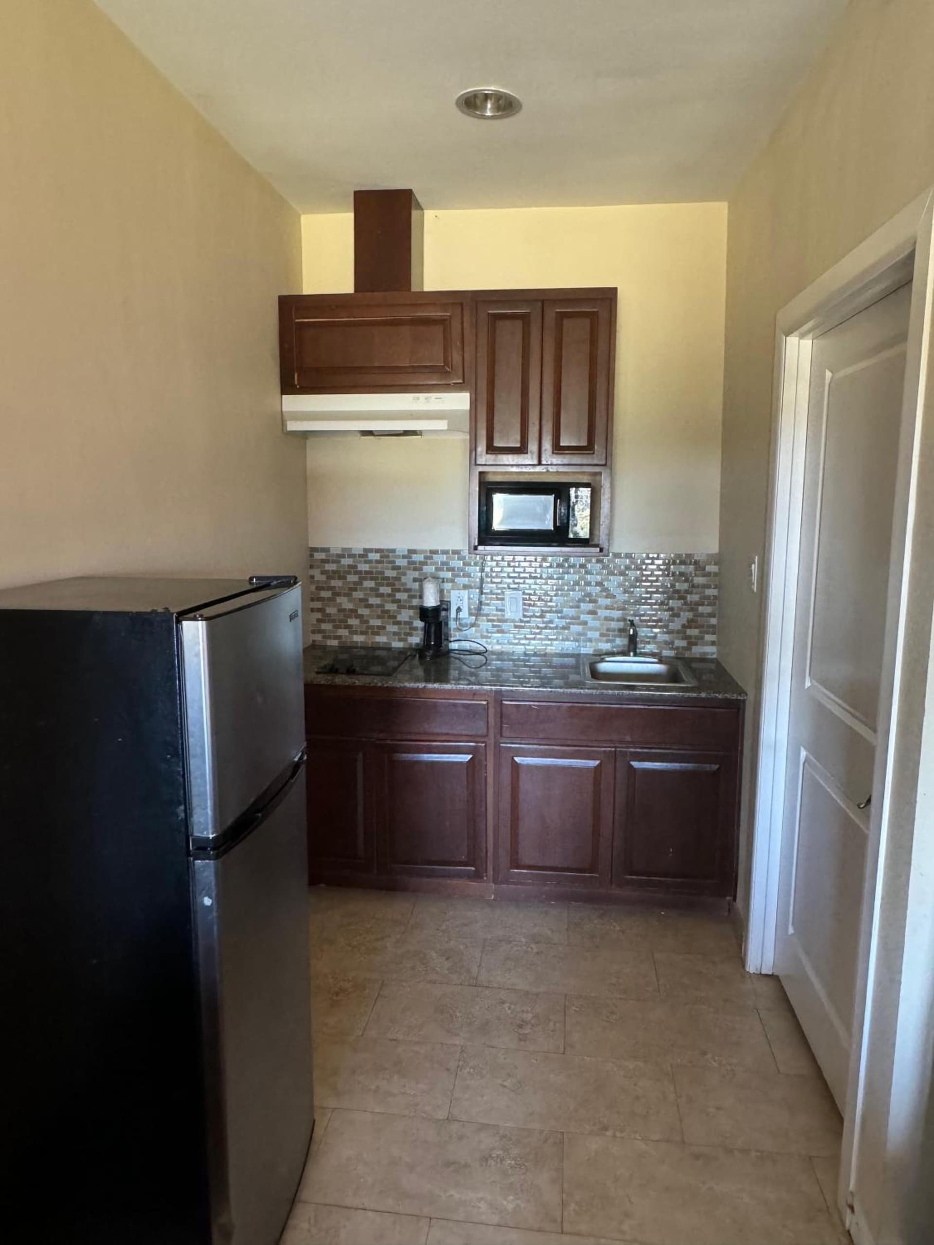 Westwood Inn Extended Stay Gonzales TX interior in Gonzales, TX — gallery photo 2