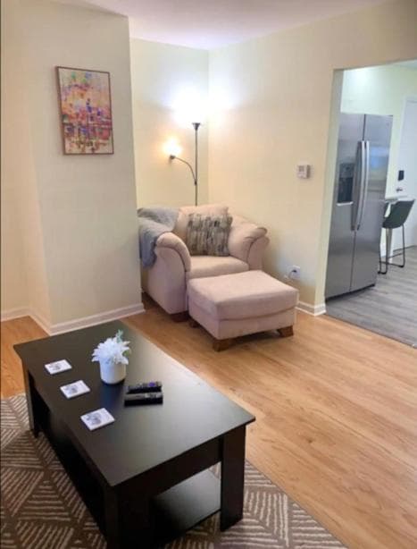 The House Hotels - Whole House Erie Street property views in Cuyahoga Falls, OH — gallery photo 3