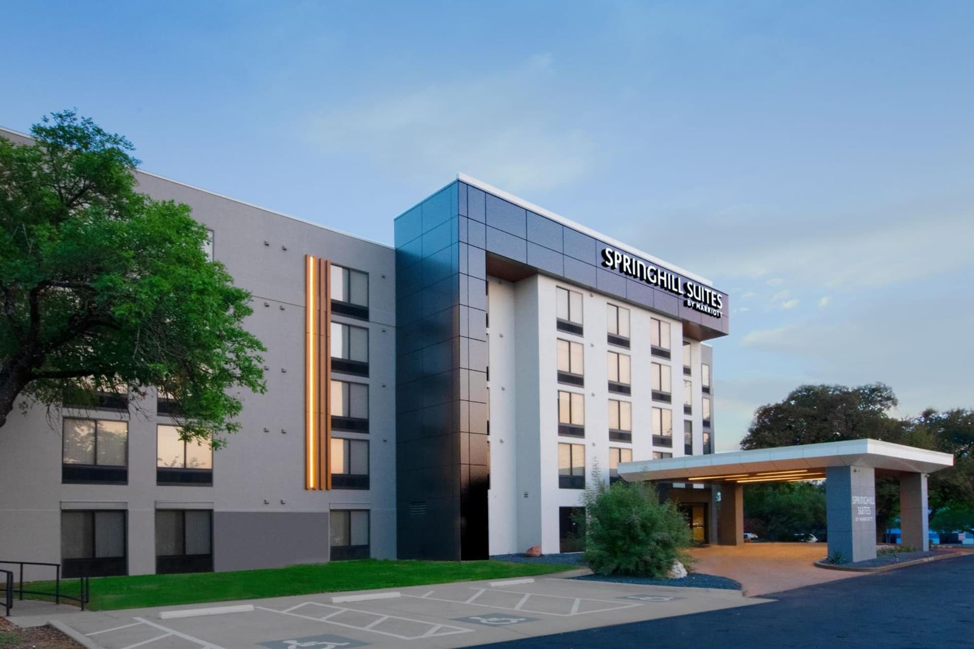 SpringHill Suites by Marriott Austin The Domain Area interior in Austin, TX — gallery photo 2