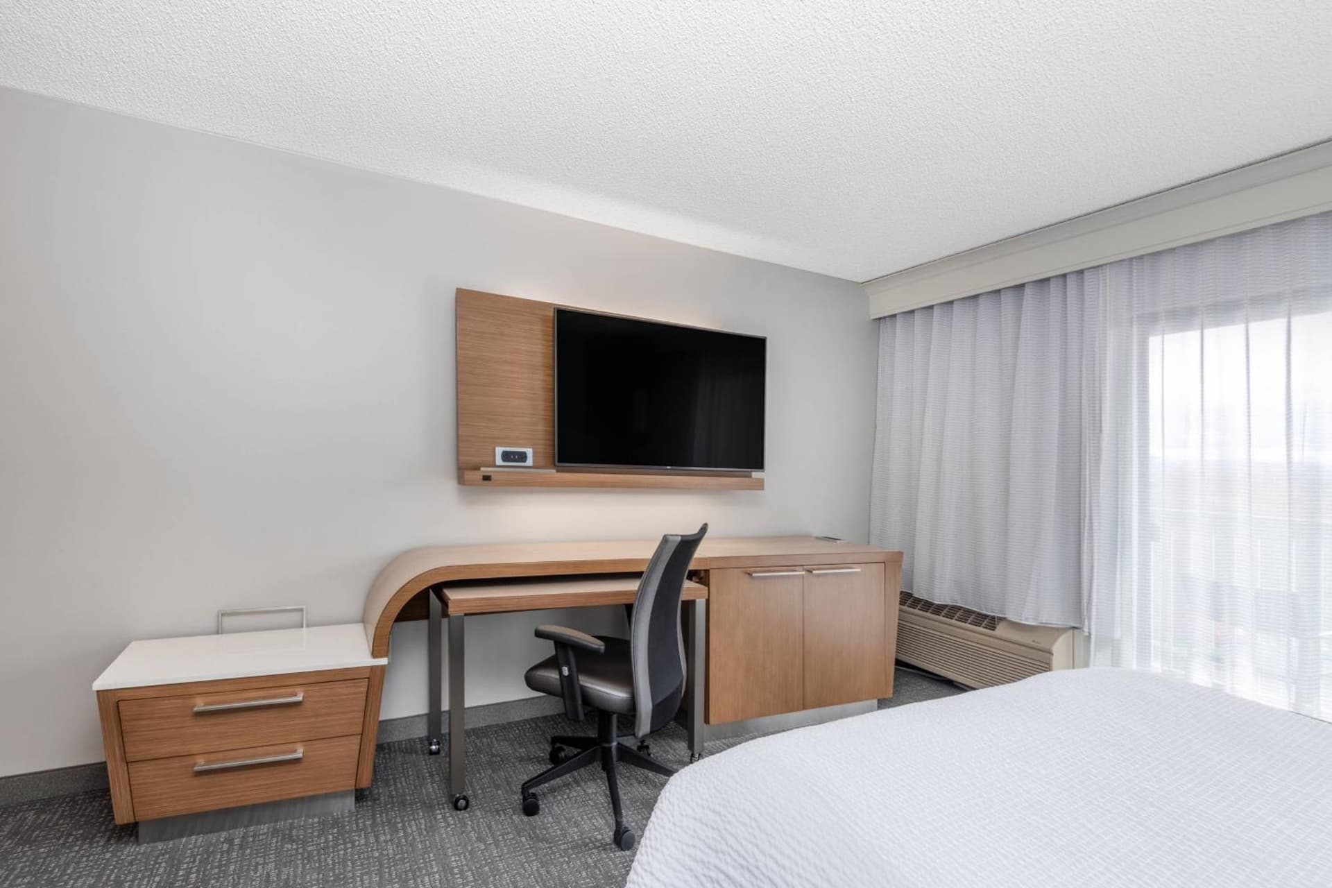 Courtyard by Marriott Reno interior in Reno, NV — gallery photo 2