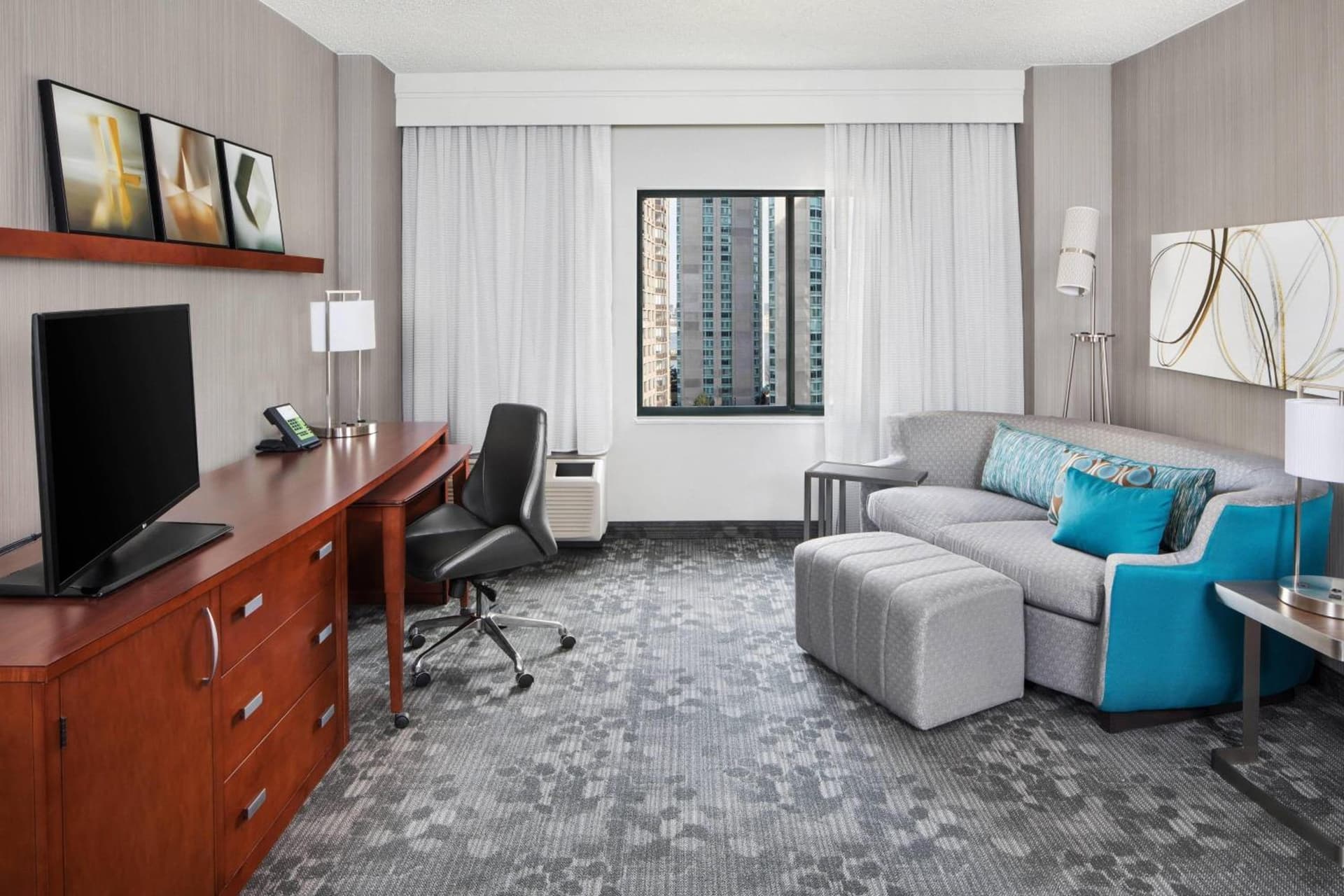 Courtyard By Marriott Jersey City Newport gallery photo in Jersey City, NJ — image 23