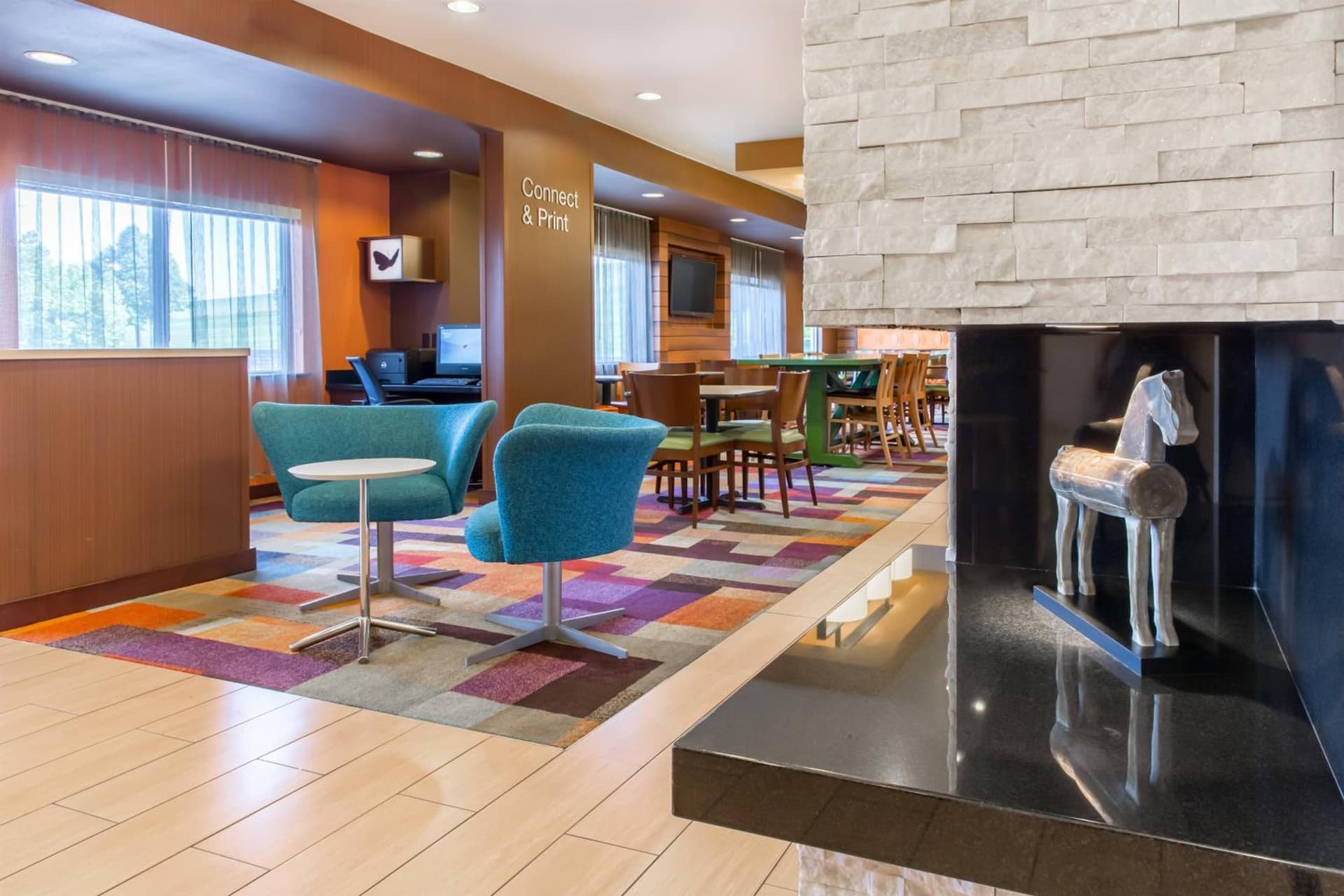 Fairfield Inn & Suites Sioux Falls interior in Sioux Falls, SD — gallery photo 2