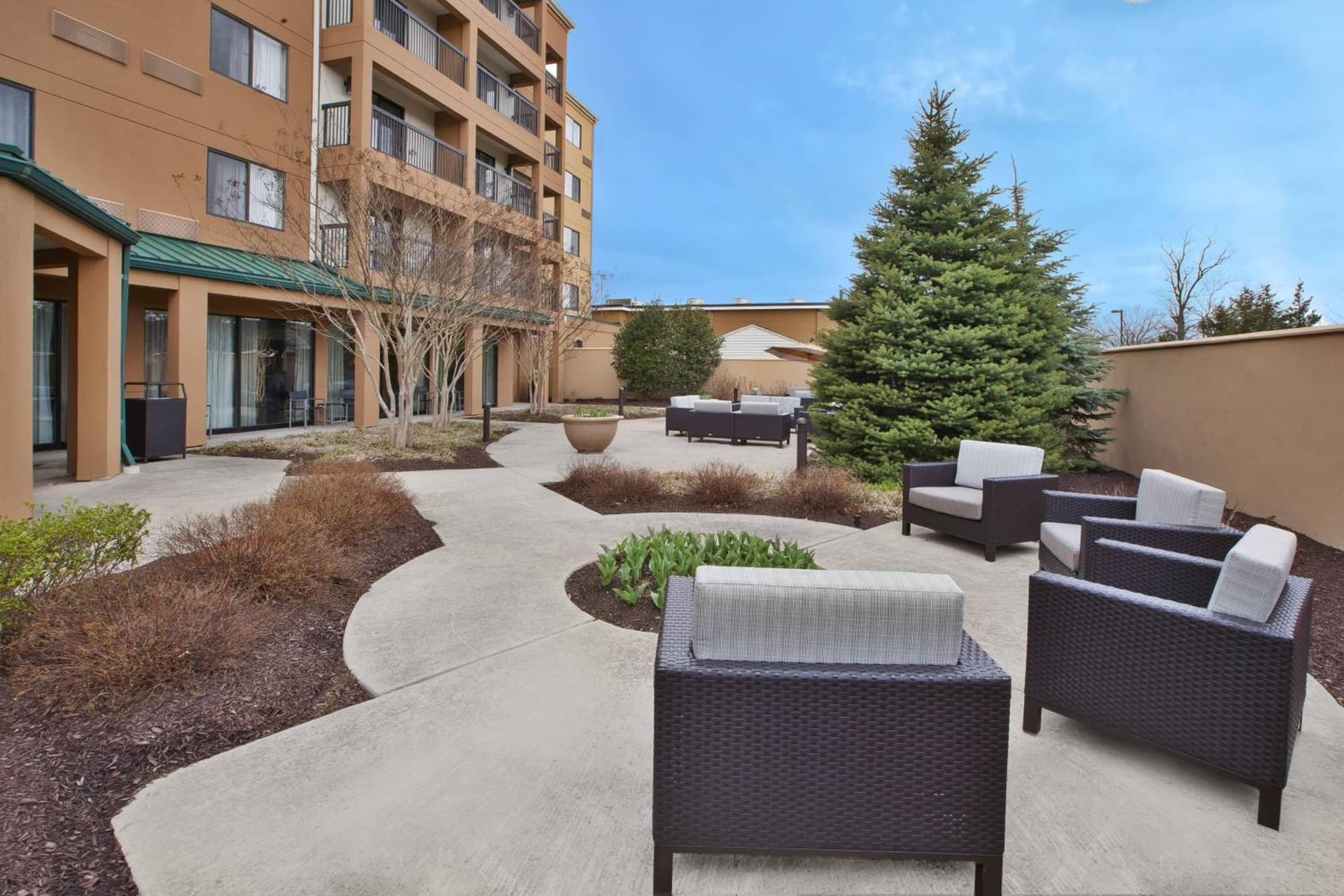Courtyard by Marriott Somerset gallery photo in Somerset, NJ — image 16