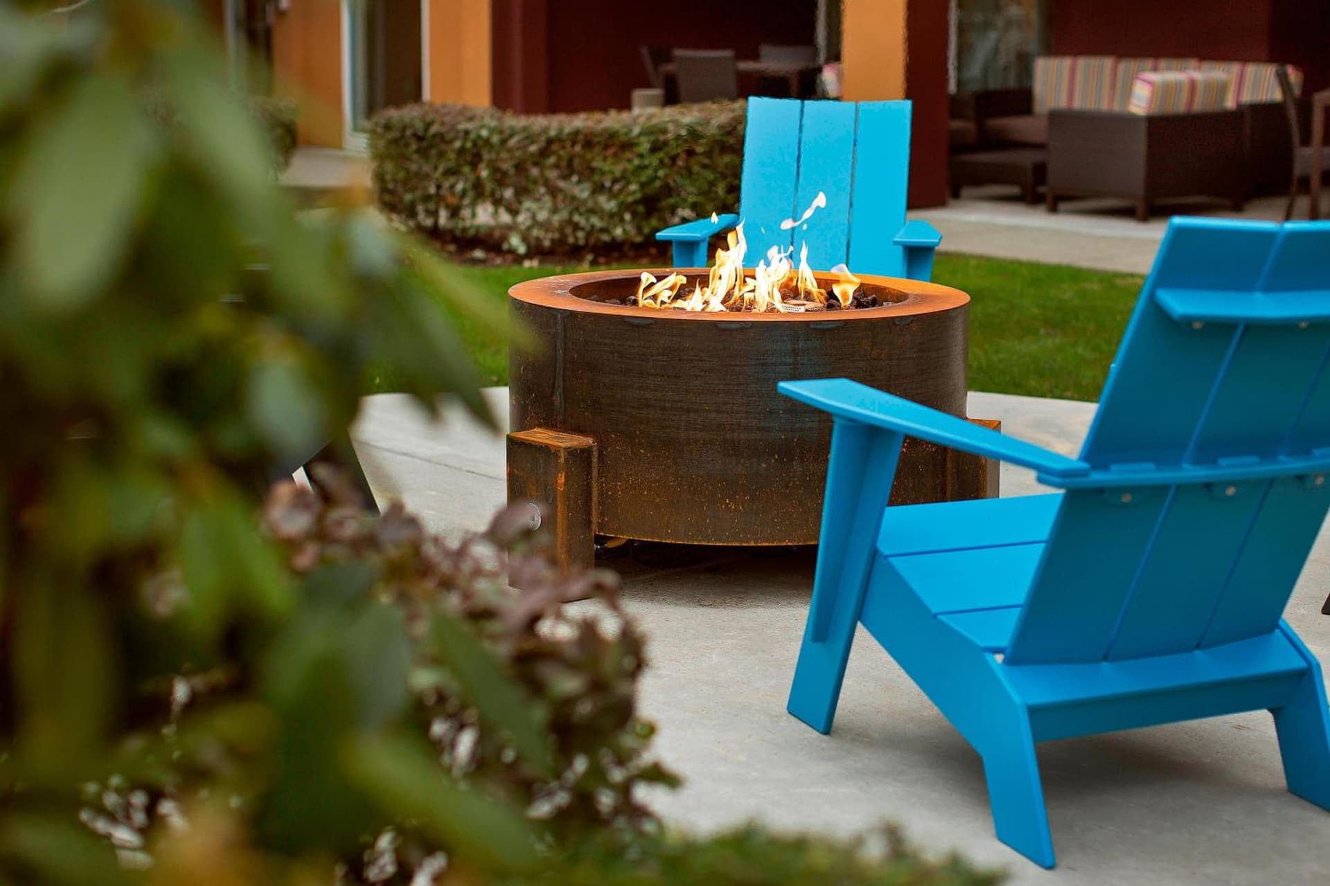 Courtyard Seattle North / Lynnwood Everett property views in Lynnwood, WA — gallery photo 3